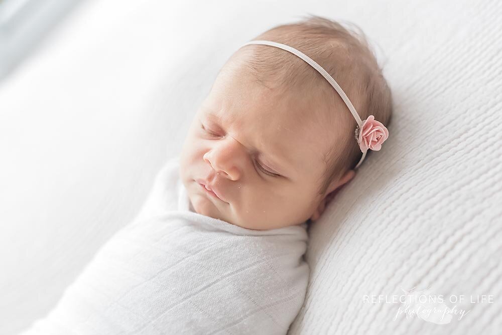 Niagara newborn baby girl professional photography