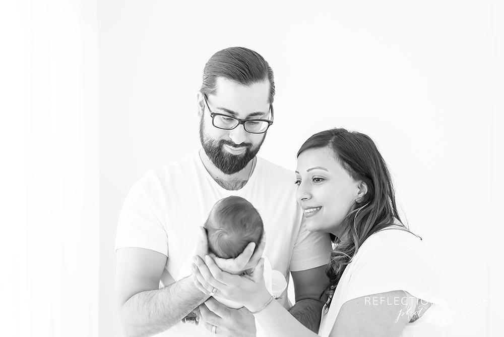 Family photos with newborn babies Hamilton Ontario Canada
