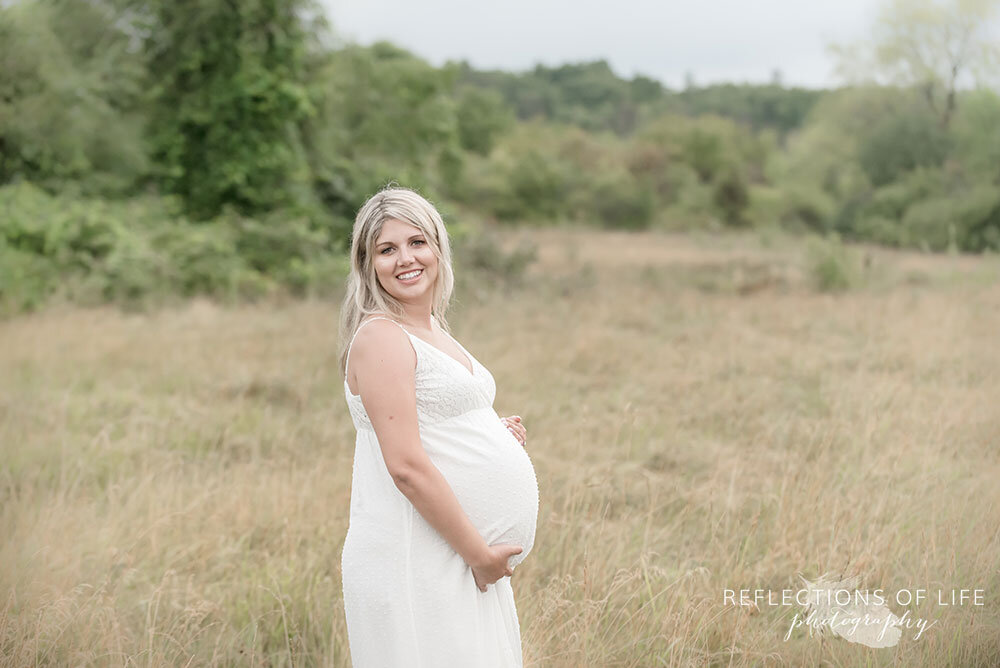 Gorgeous maternity photography Grimsby Ontario