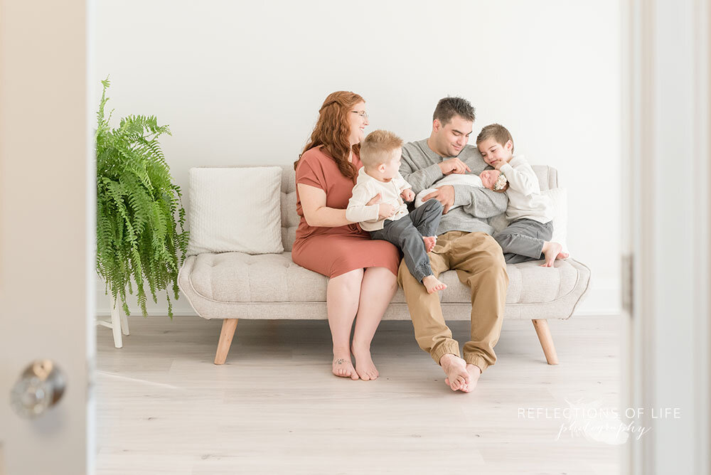 Niagara Region newborn and family photos in studio