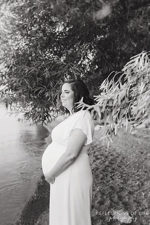 Maternity photo session Grimsby lake ontario