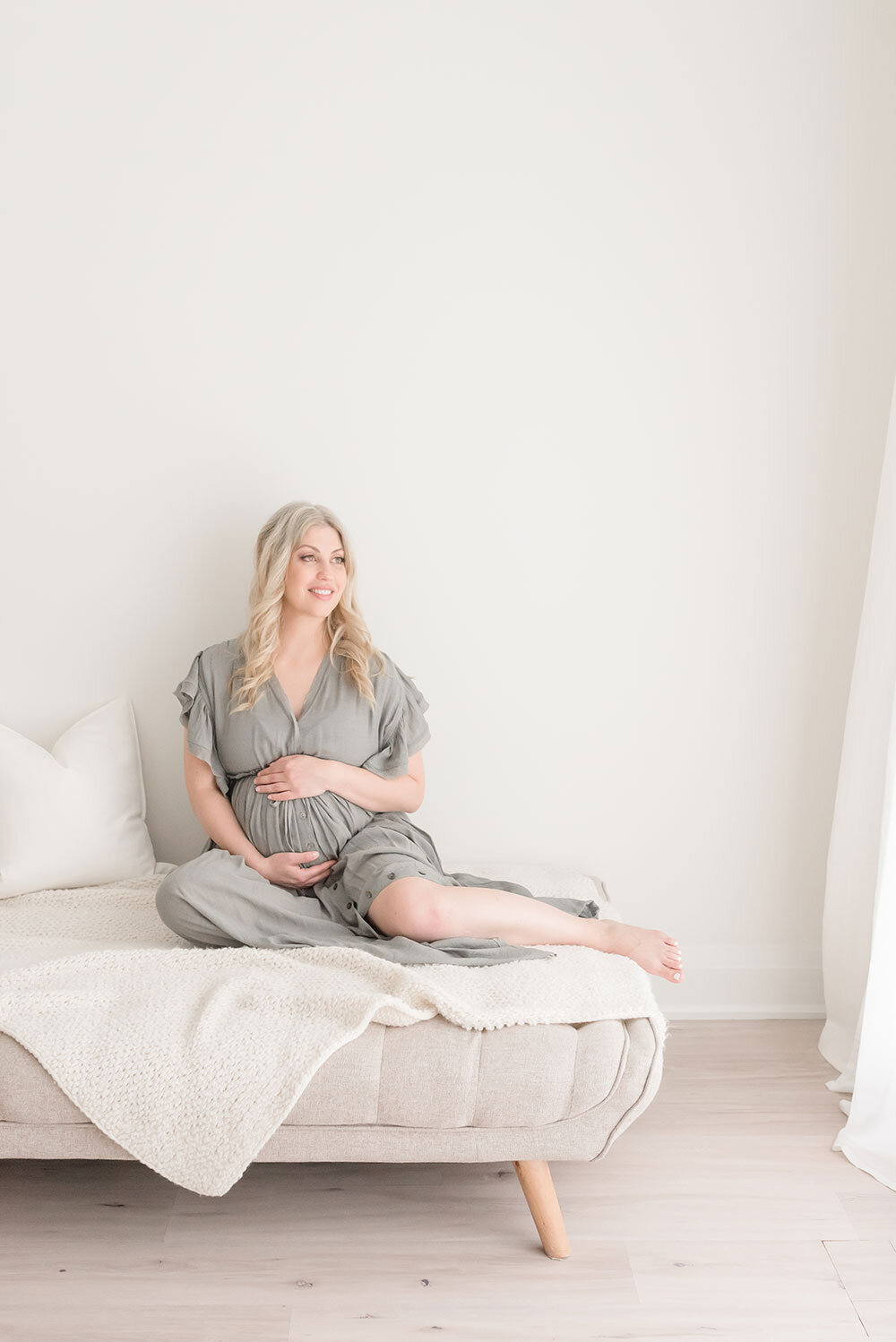 maternity photography for mothers niagara