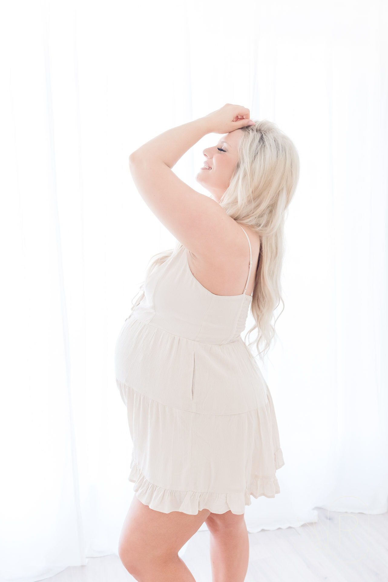 maternity pose ideas