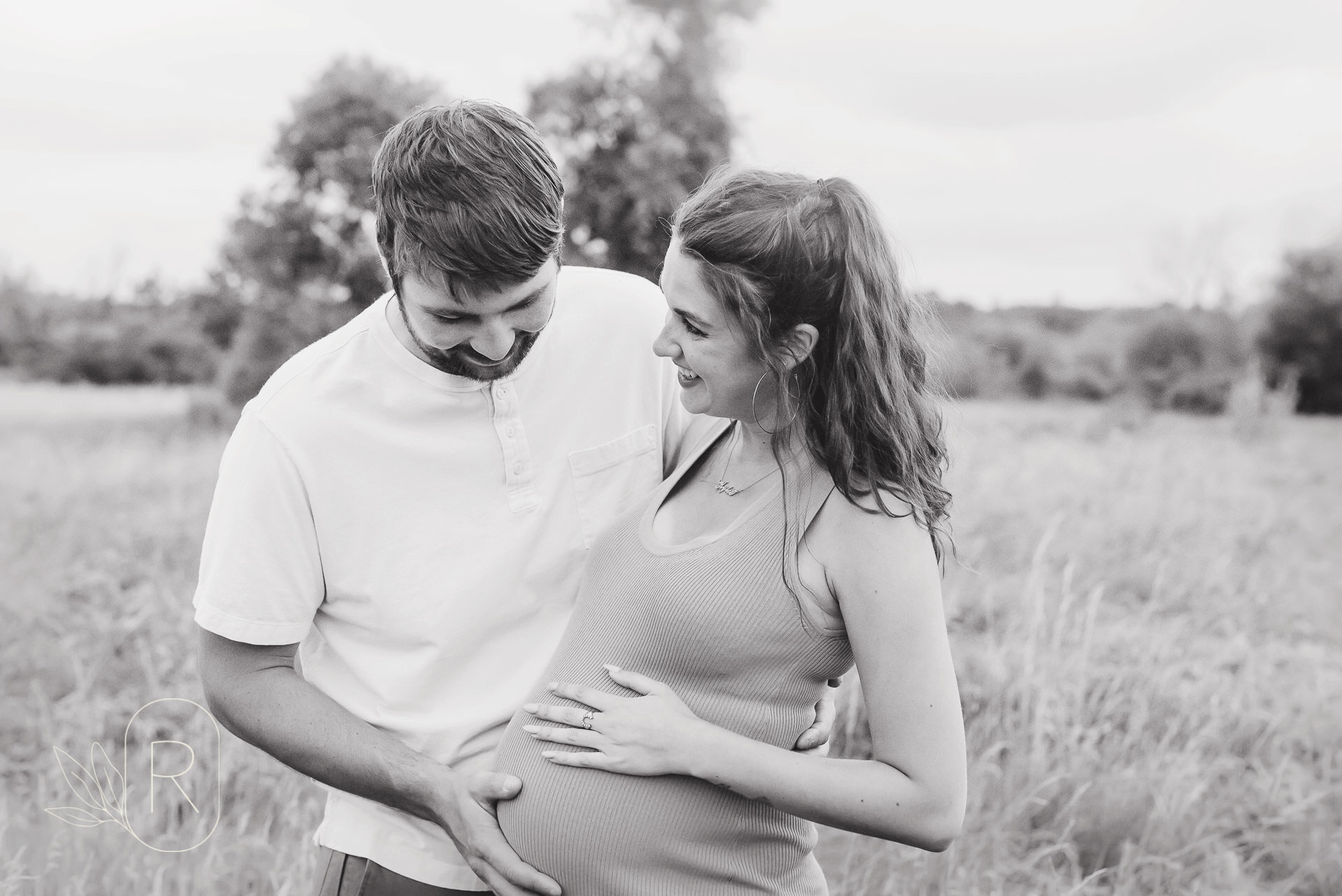 How to Pose Couples for Maternity Photography