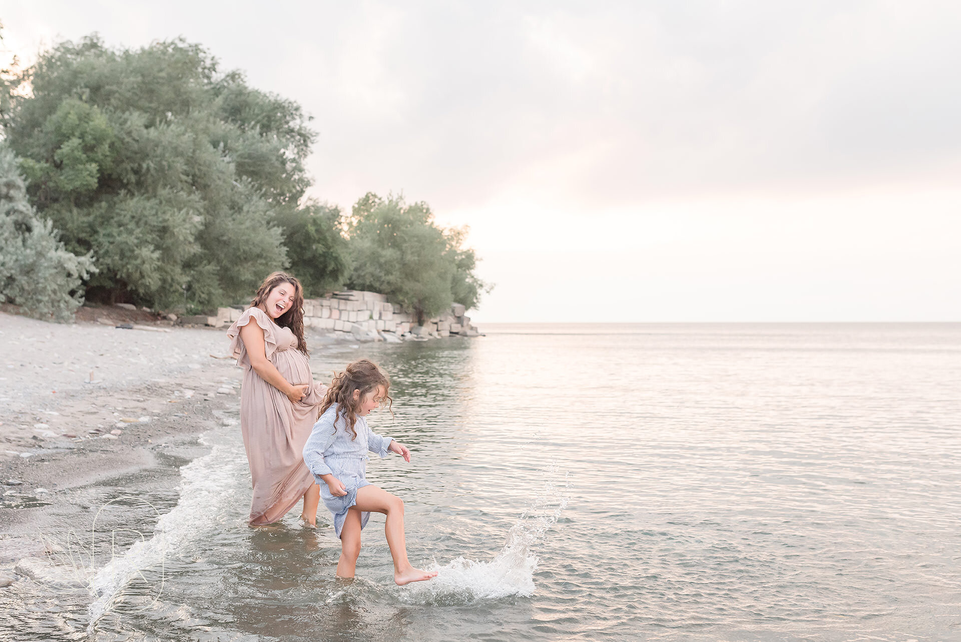 mom and daughter family photography