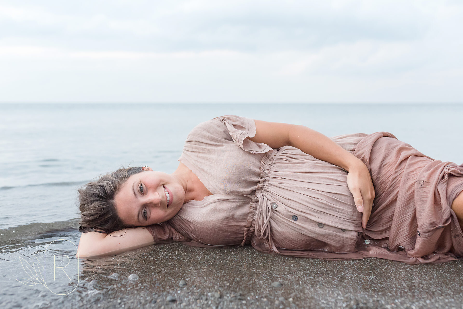 water maternity photography