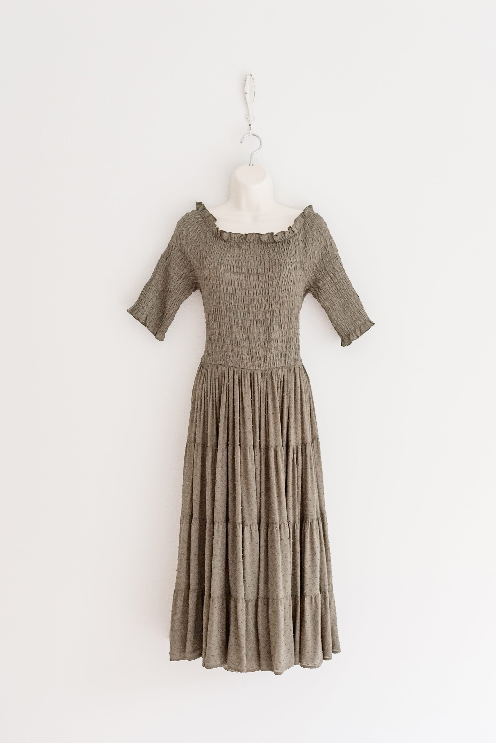 468-Wardrobe-for-Niagara-Ontario-Canada-Photography-Studio.jpg