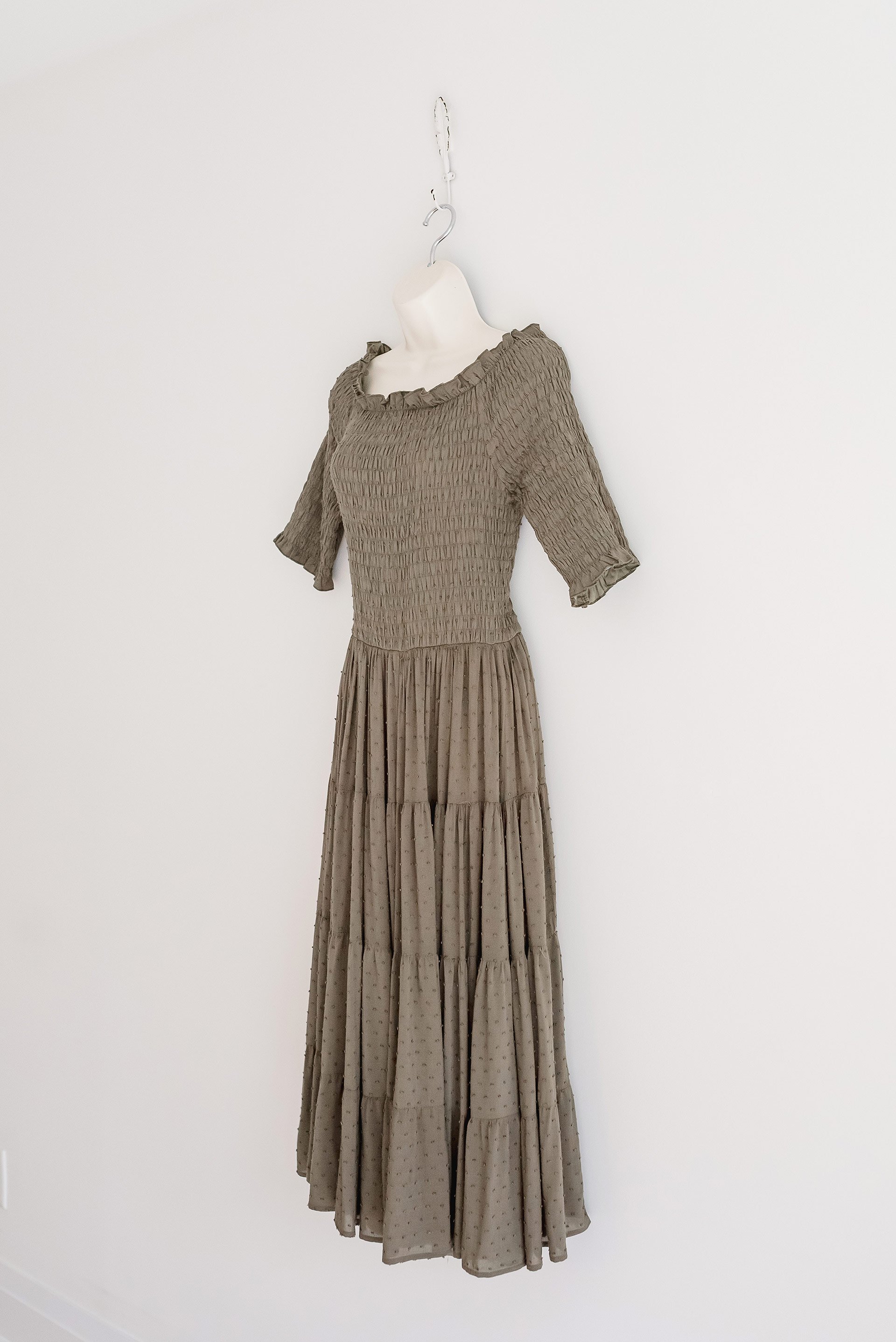 471-Wardrobe-for-Niagara-Ontario-Canada-Photography-Studio.jpg
