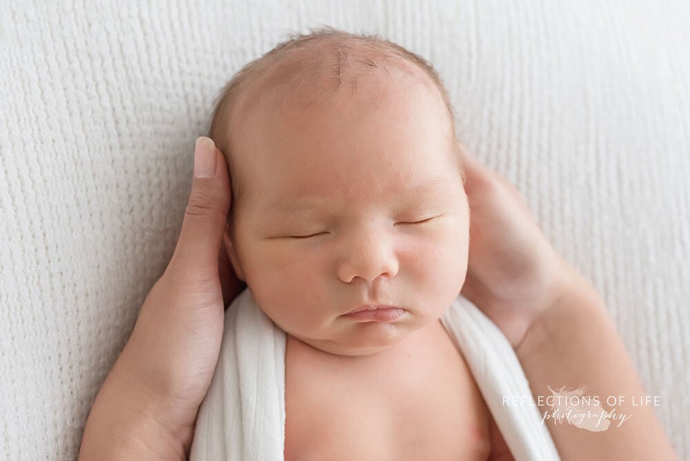 preparing-newborn-memories-closeup-baby-family-photography-niagara-ontario.jpg