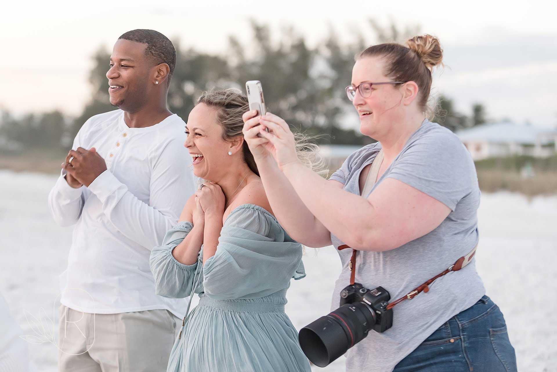 florida-photography-workshop-family-session-behind-the-scenes-cheering-Reflections-niagara-ontario.jpeg