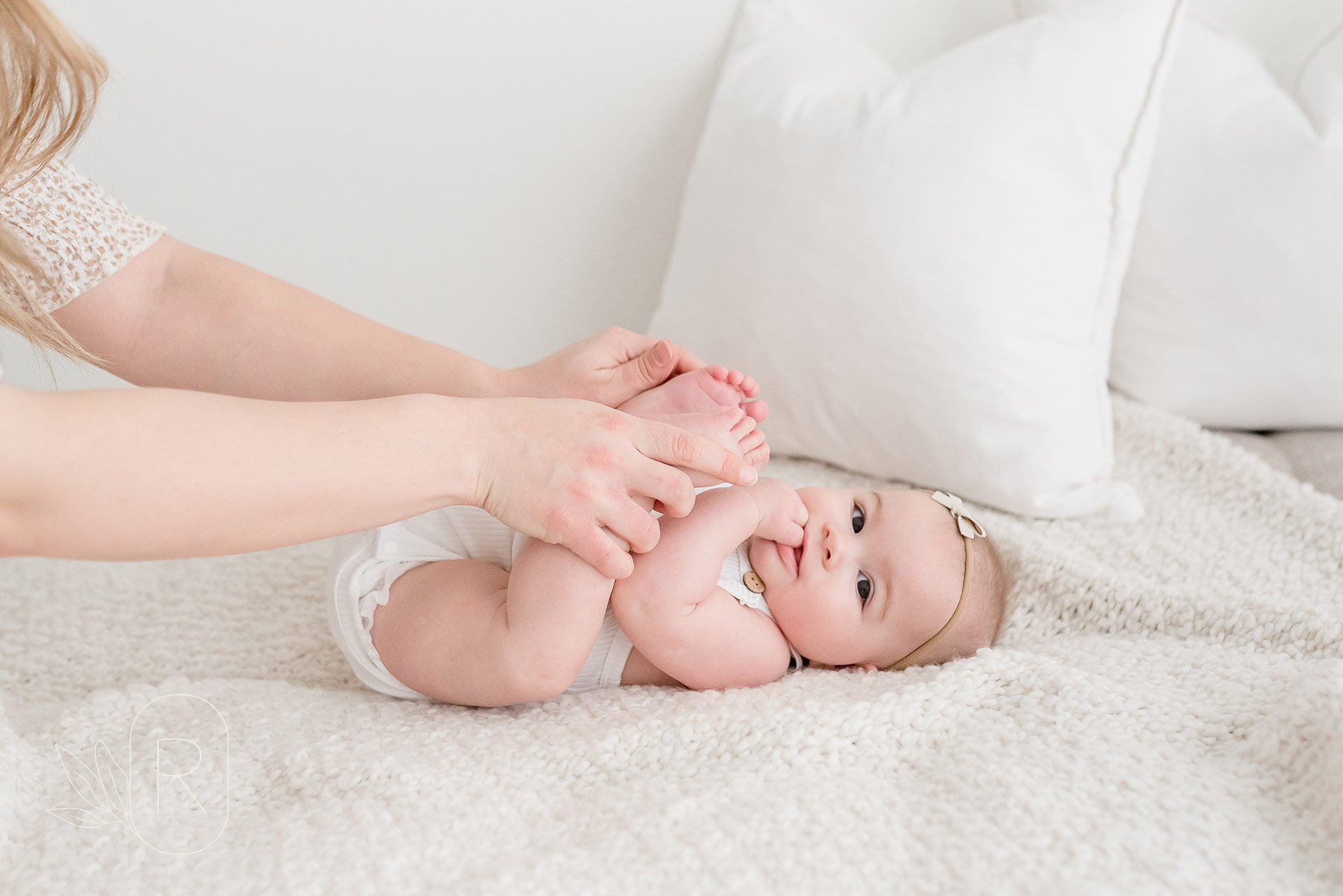 three-month-session-playing-with-baby-Reflections-photography-niagara-ontario.jpeg