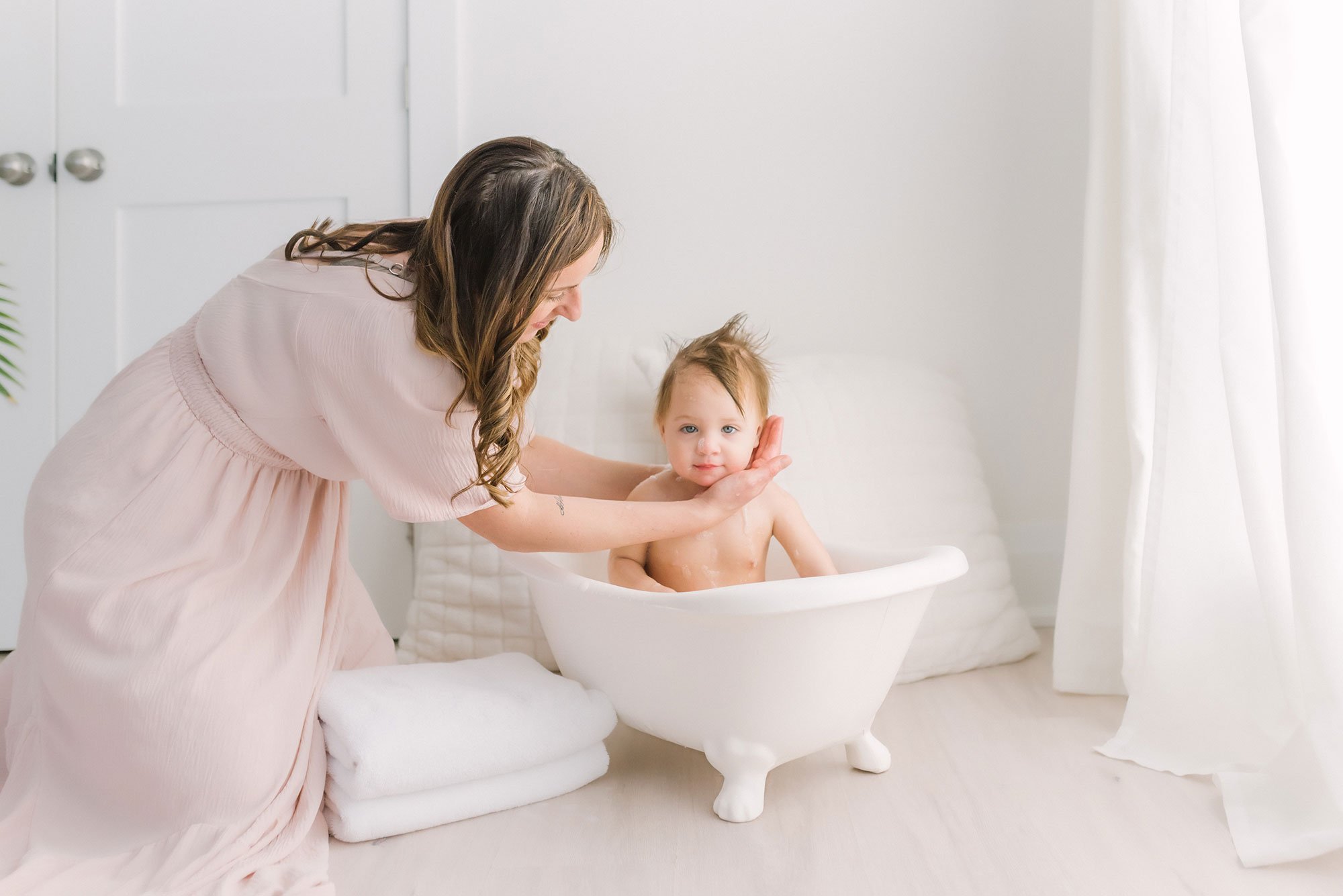 Grimsby, Ontario First Year Baby Bath Pictures