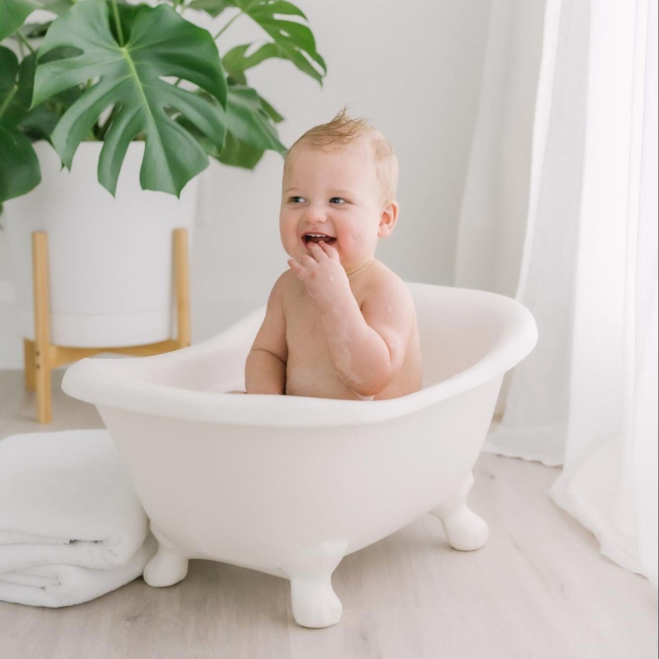 Bath Time 101: A How-To⁠
⁠
When my kids were little, they used to run up to me after bath time in their little PJs and say &quot;smell me!&quot; I would sniff their hair over an over like a 🐻 bear or something, and they'd laugh so hard. Ahhh, I miss