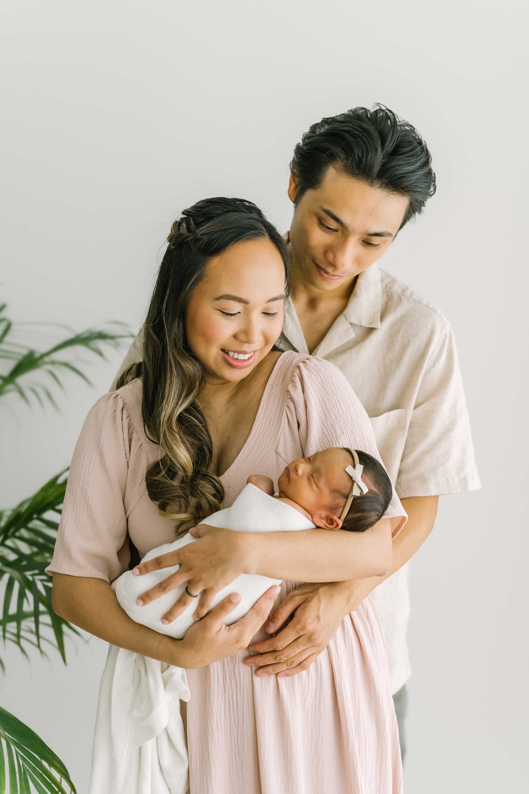 9 Simple Ways to Feel Confident in Photos—Even as a New Mom ...
