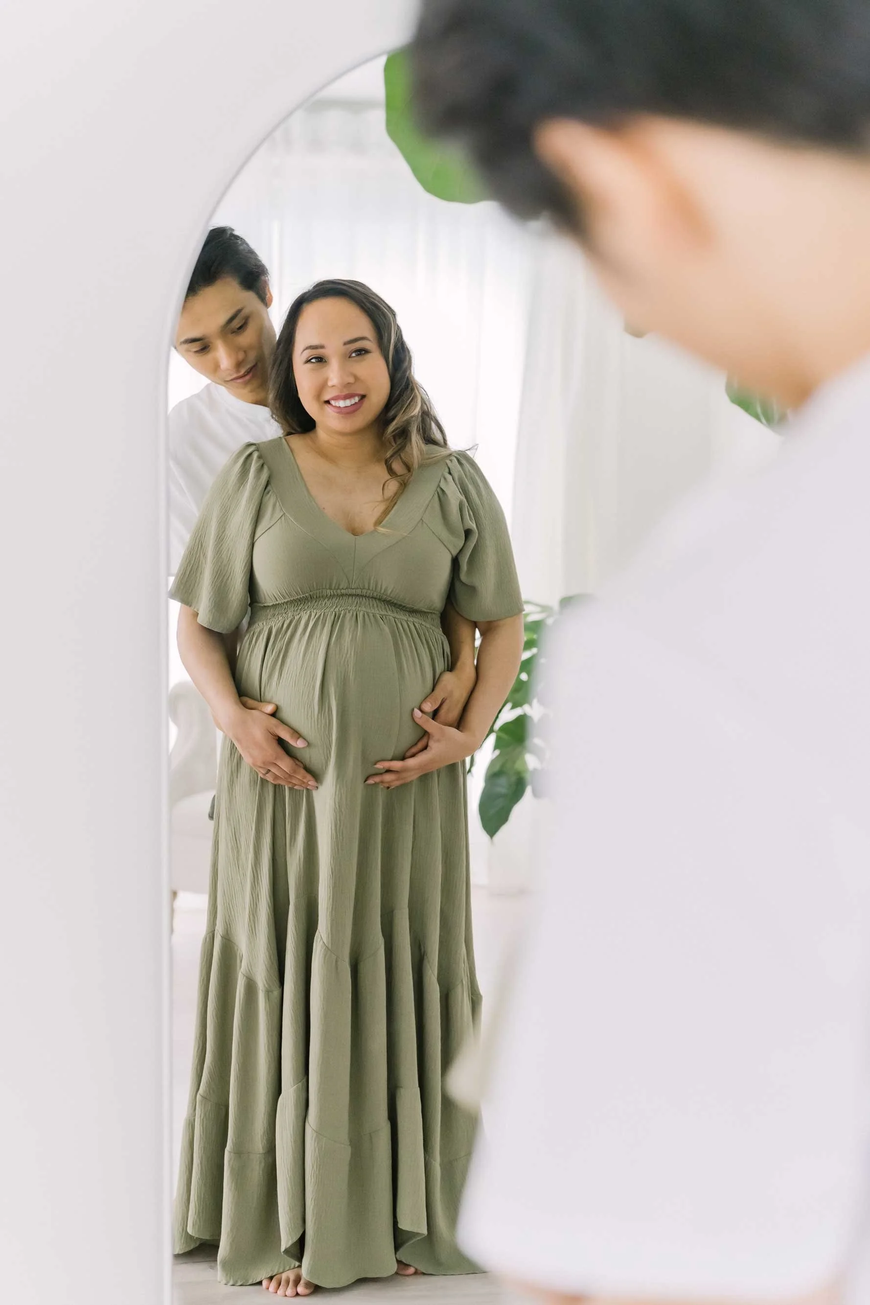9 Simple Ways to Feel Confident in Photos—Even as a New Mom ...