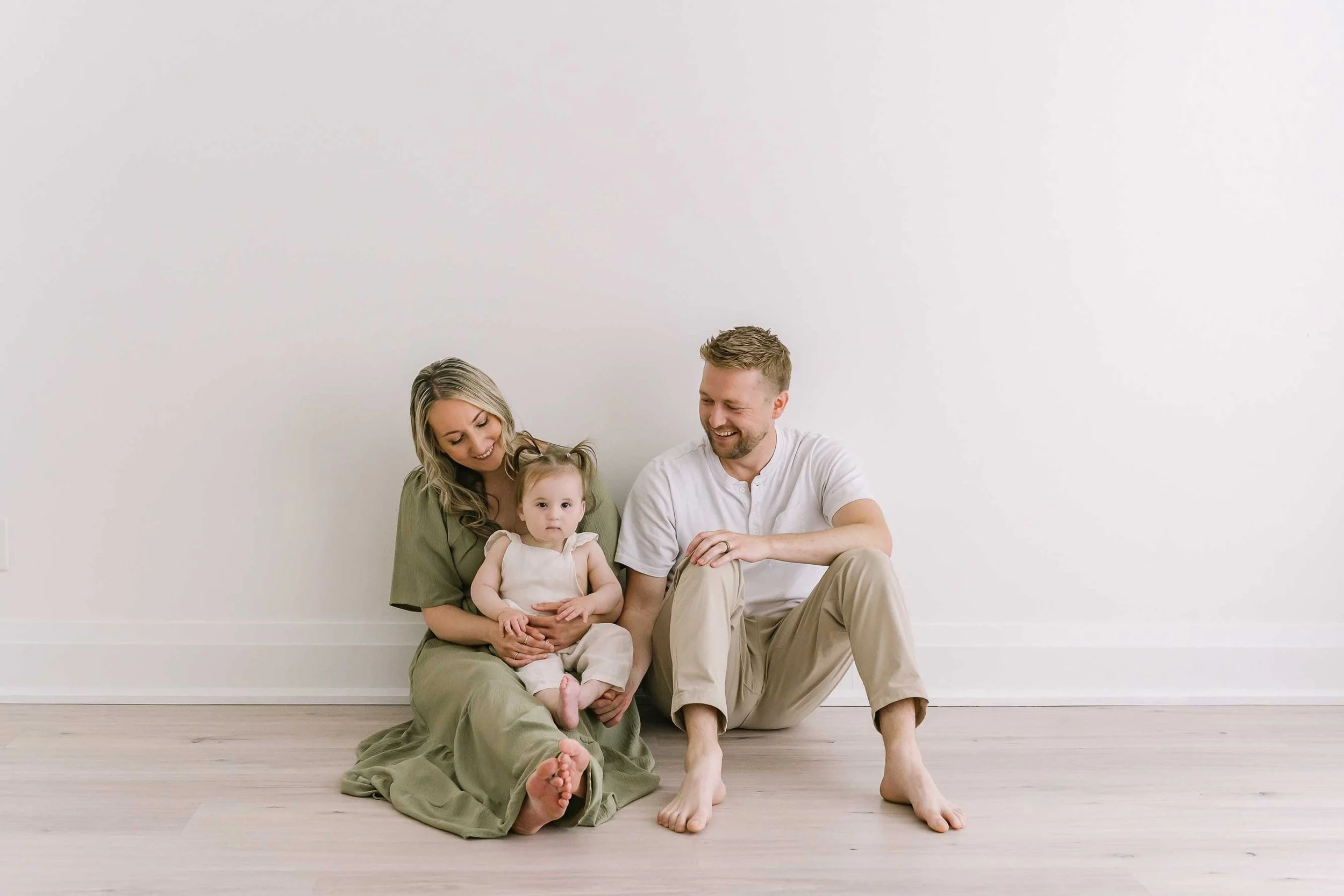 What to Expect When You Book a Studio Session for Your Baby or Family ...