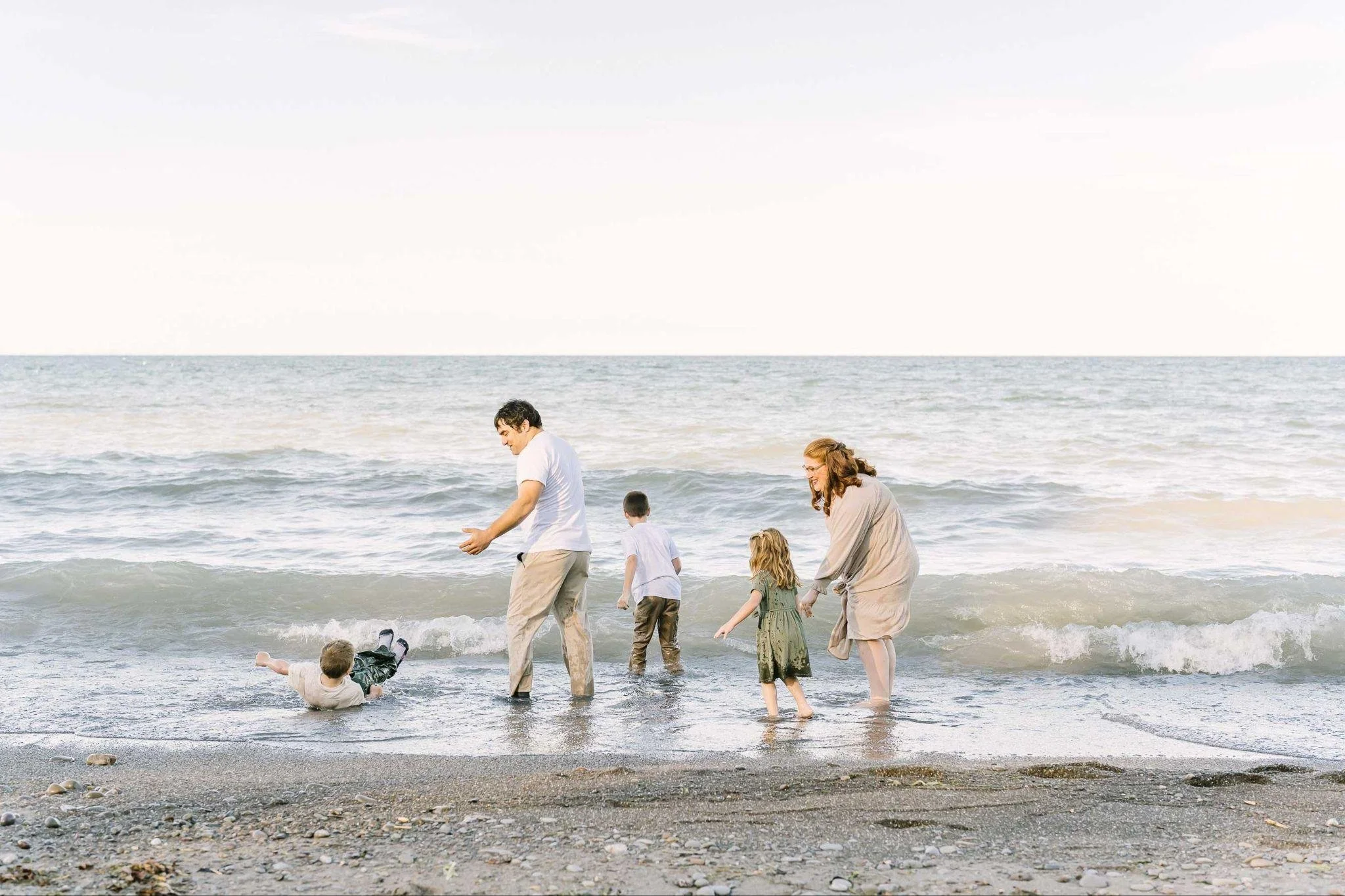 An Easygoing Outdoor Family Photography Session in Niagara, Ontario