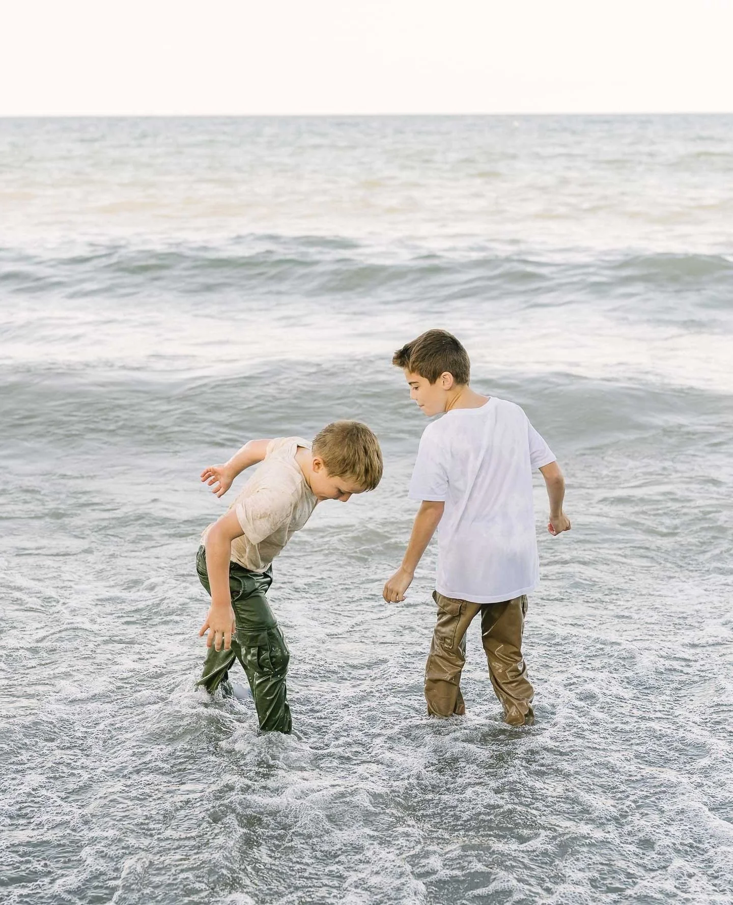 Just two brothers, a beach, and a whole lot of happiness. ⁠
⁠
This is what childhood is supposed to feel like and it&rsquo;s exactly what I capture for you. ⁠
⁠
If you want moments like this photographed, I&rsquo;d love to plan a session with you.

#