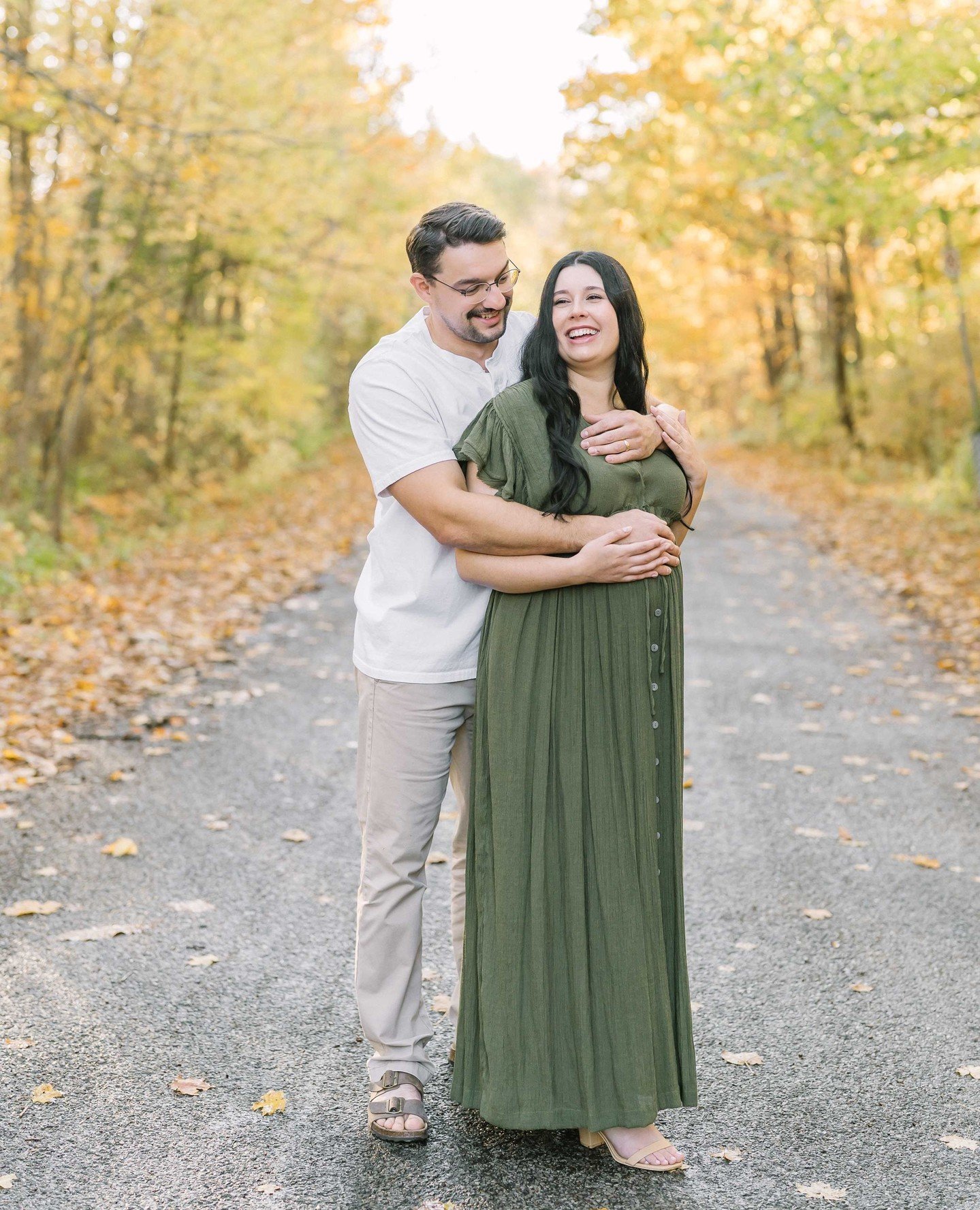 There&rsquo;s something about fall maternity sessions that just slow everything down.⁠
⁠
The colours soften.⁠
⁠
The air cools.⁠
⁠
And for a moment, it&rsquo;s just the two of you, holding space for the baby you&rsquo;re about to meet.⁠
⁠
No stiff pos