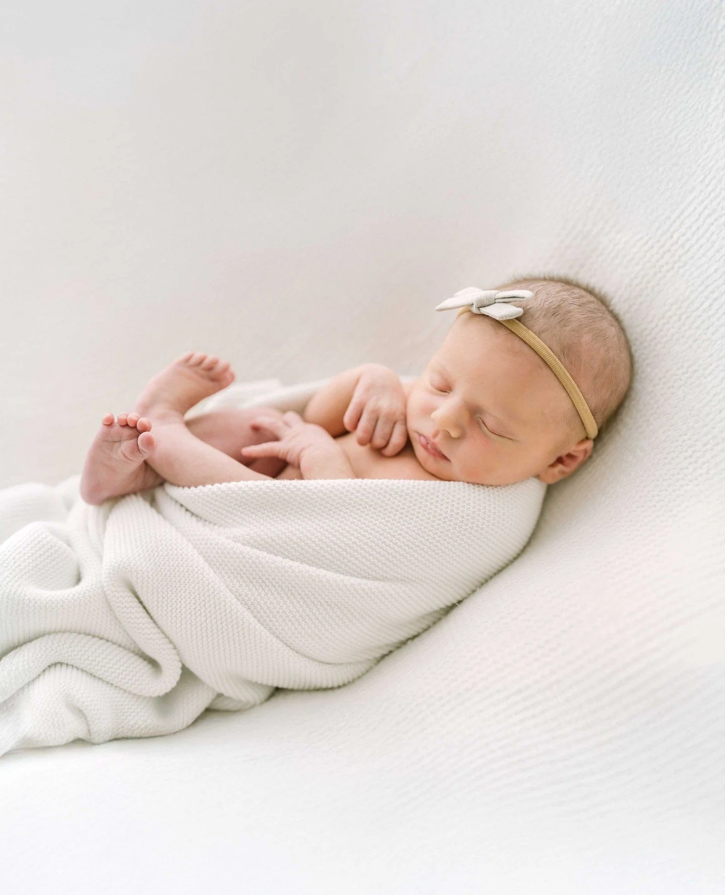 ⭐ Every baby begins with a story worth honouring.⁠
⁠
A Star Is Born is a newborn photography program created to mark the very beginning. The tiny details. The quiet days. The kind of love that rearranges everything.⁠
⁠
This program is offered in part