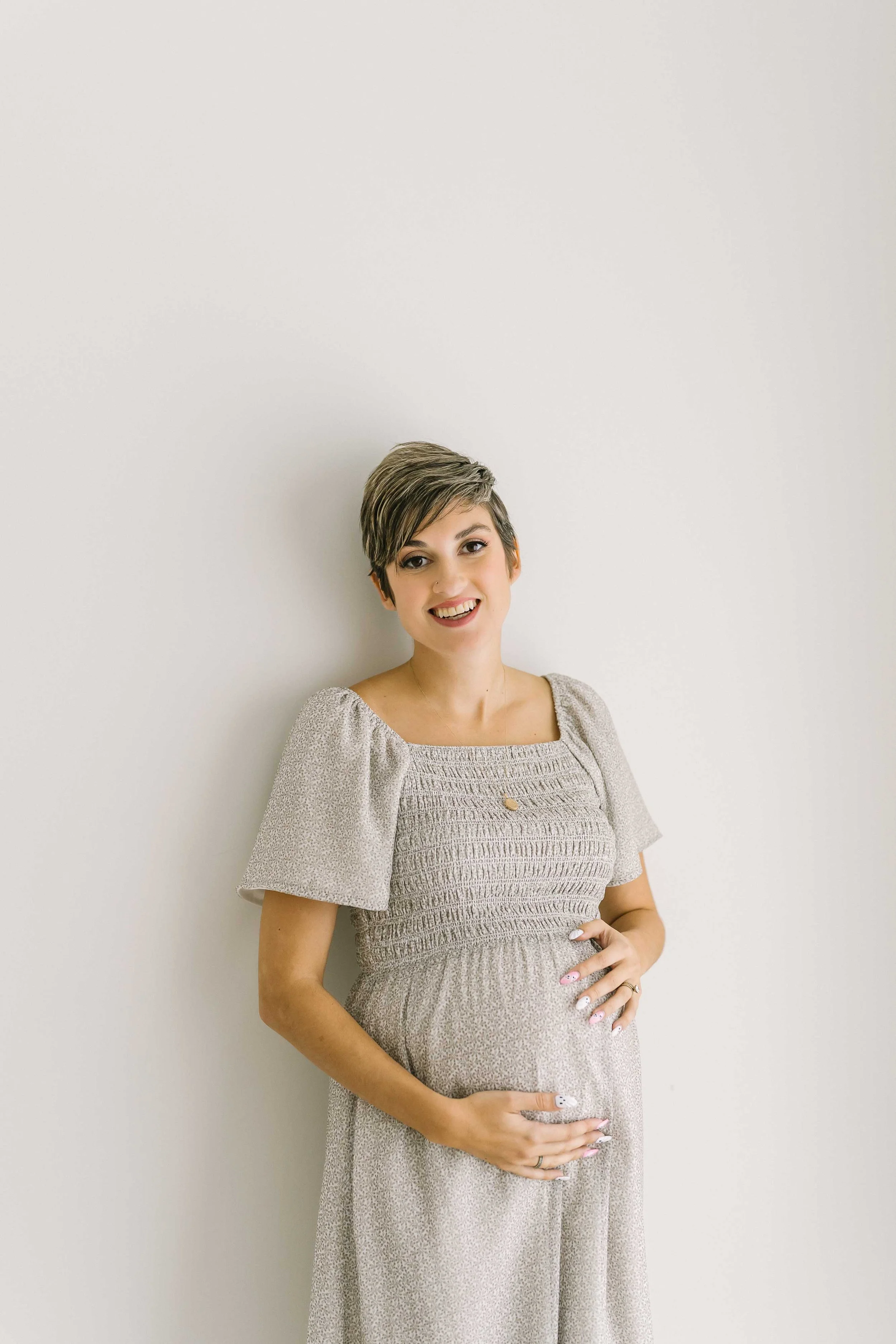 A Calm and Thoughtful Studio Maternity Session in Grimsby - Reflections ...