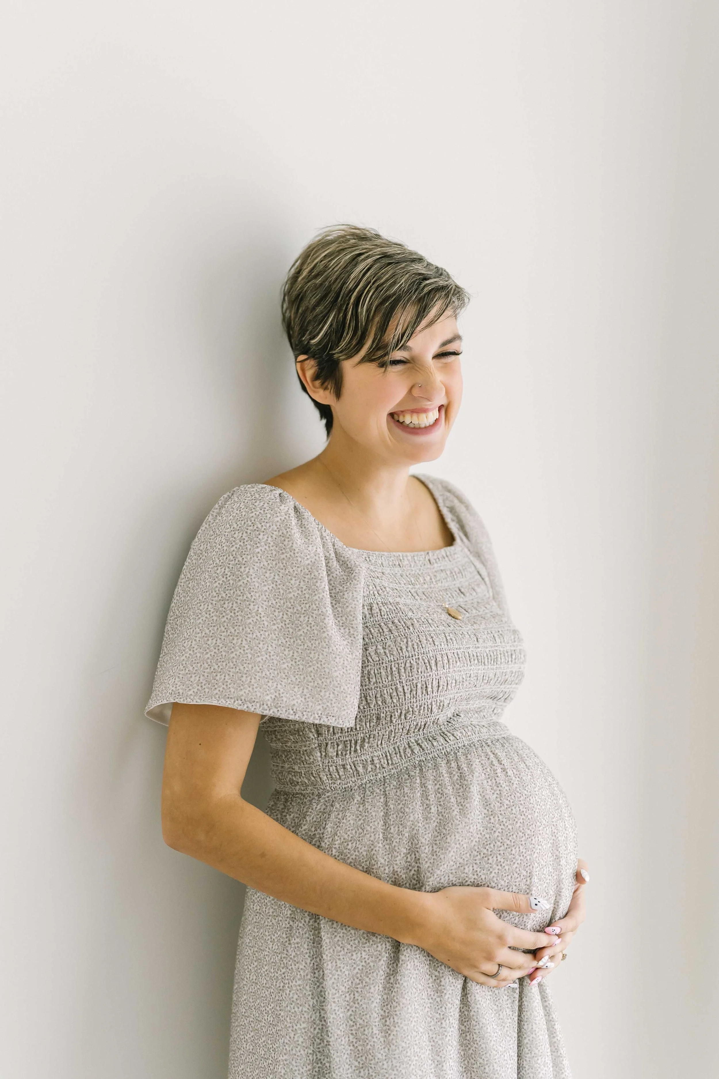 A Calm and Thoughtful Studio Maternity Session in Grimsby - Reflections ...