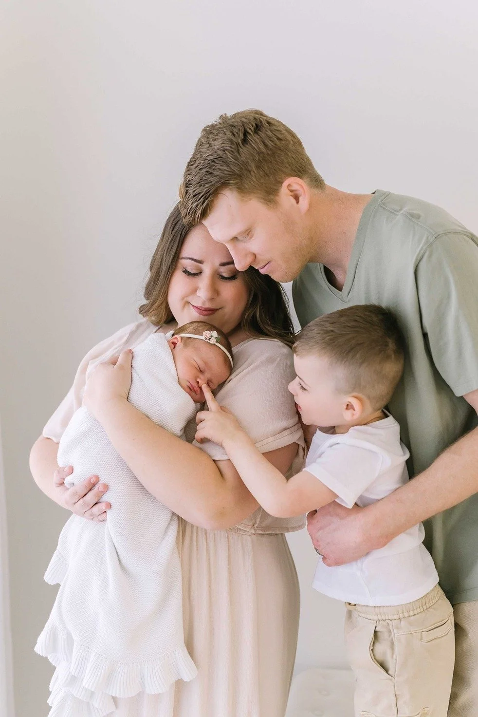 What to Wear for Newborn Photos Session in Grimsby