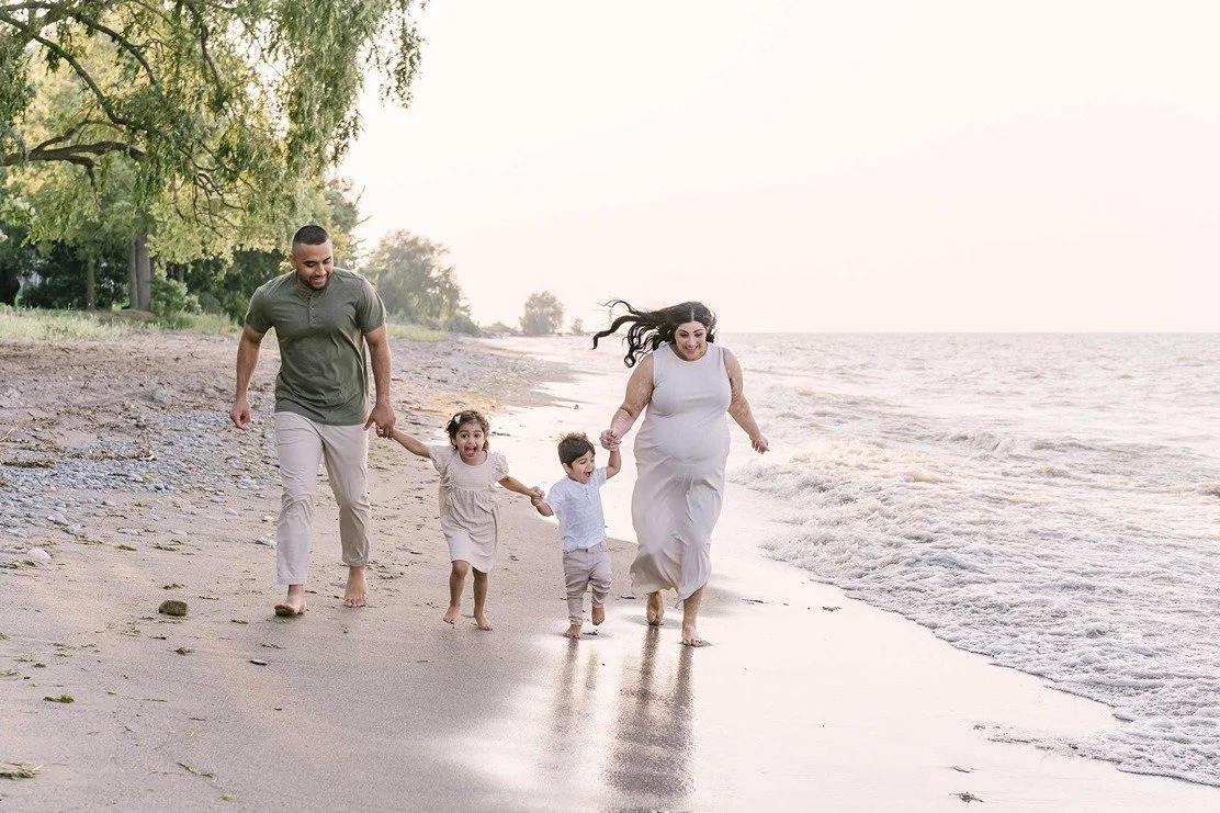 outdoor family maternity photos