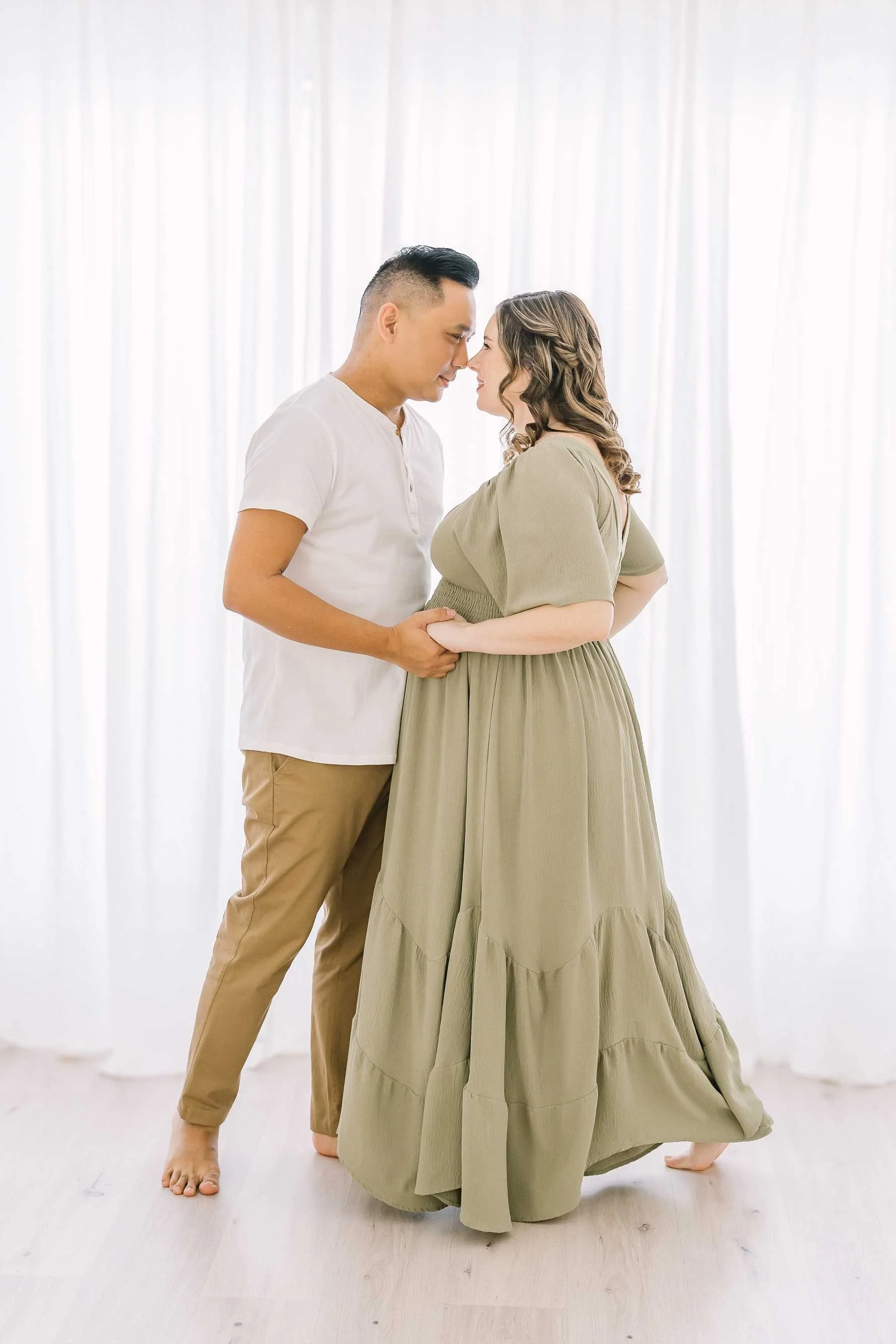 maternity photos indoor