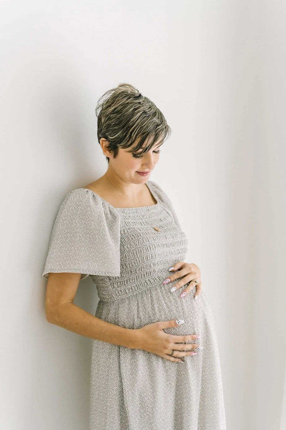 maternity photo indoor
