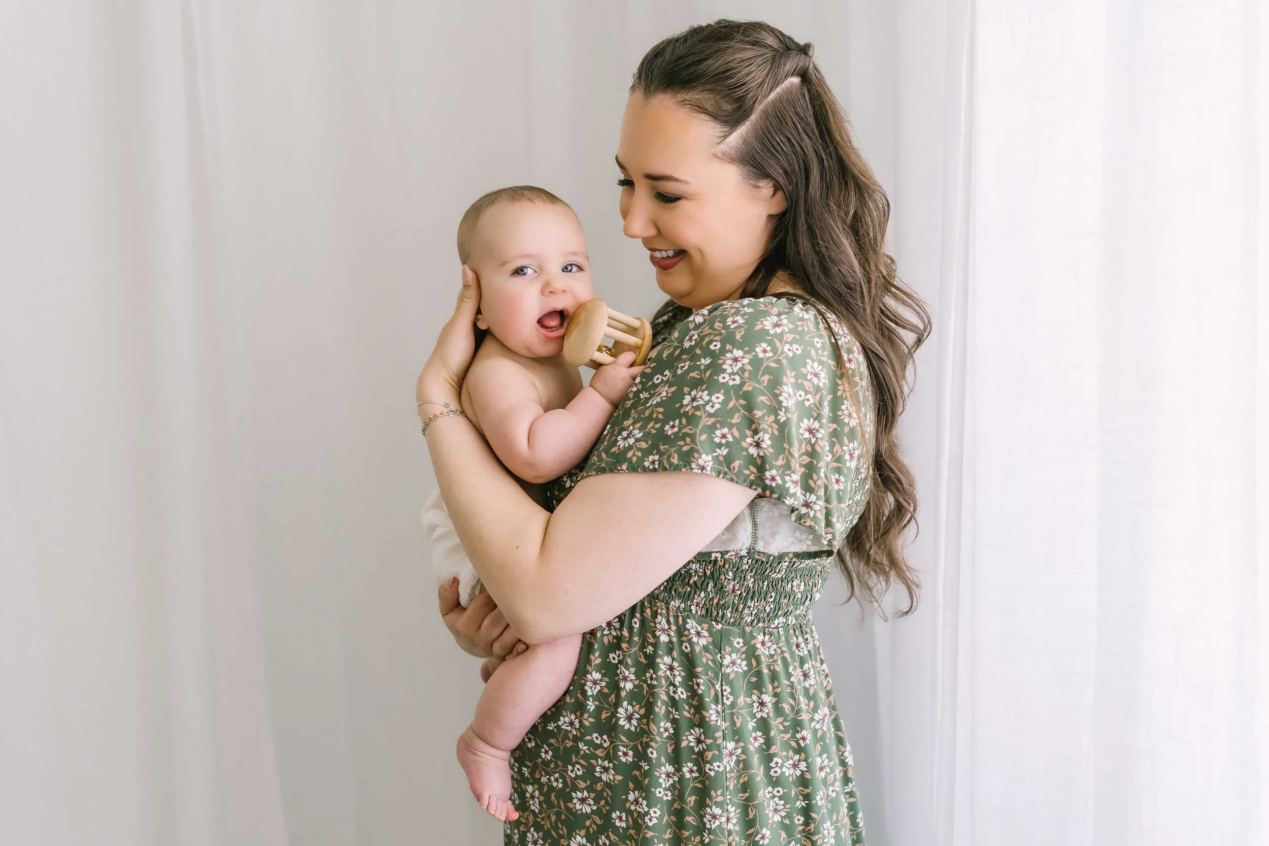 newborn photography in niagara - Reflections Photo Studio