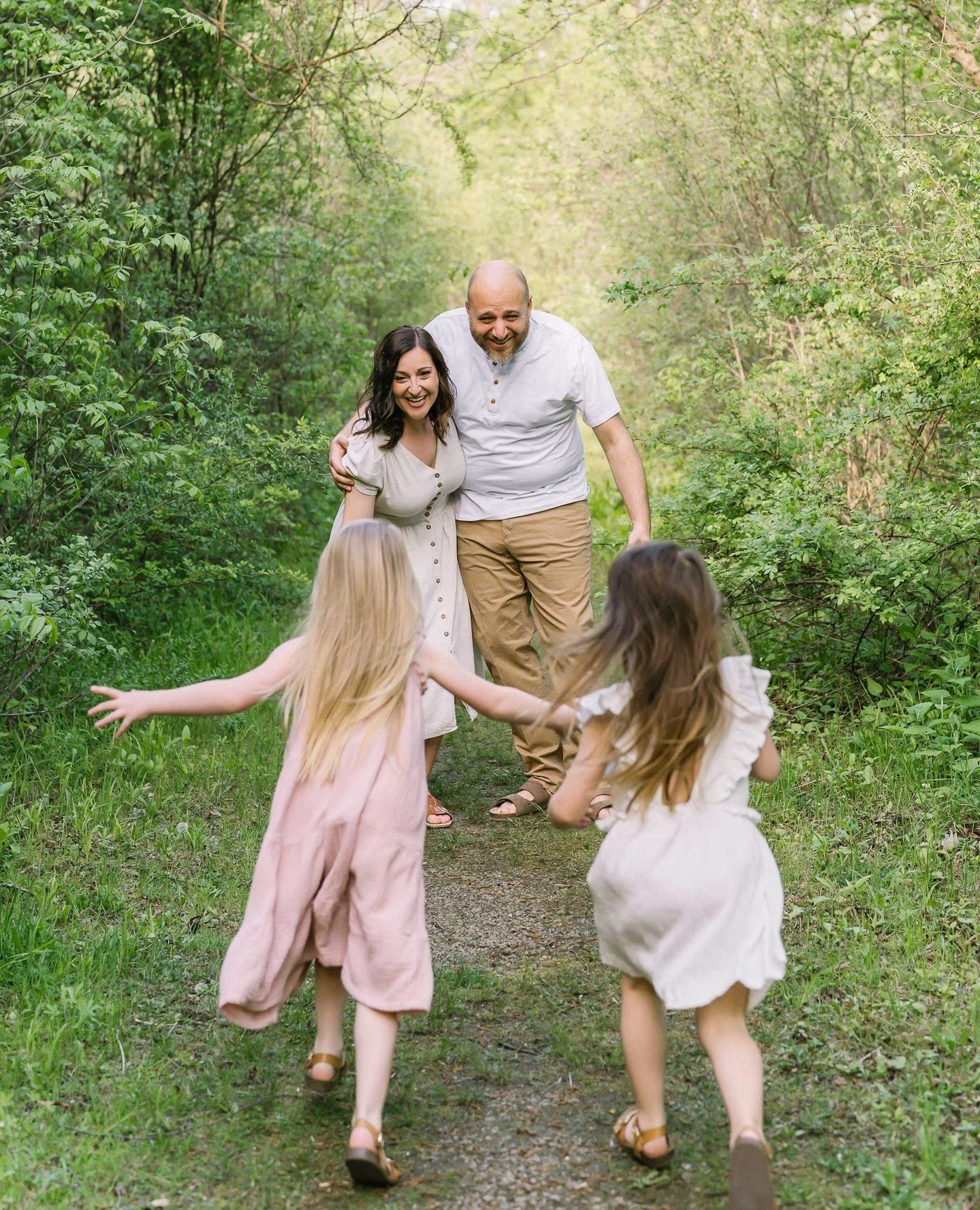 I used to think the photos were the most important part of a session. I was wrong.⁠
⁠
For years I thought moms just needed a good photographer.⁠
⁠
But I kept seeing the same thing over and over, moms showing up stressed, overwhelmed, trying to manage