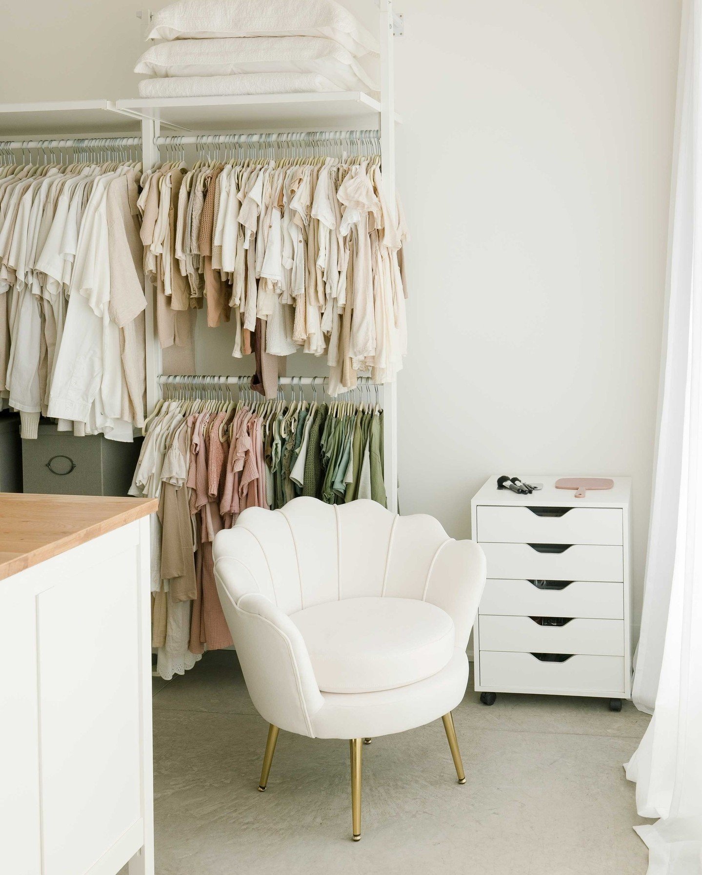 This chair almost broke me.⁠
⁠
I spent weeks trying to find the perfect one for our hair and makeup space. Nothing was right. Too stiff, too plain, too tall...not it.⁠
⁠
Then Christine, my makeup artist, spotted this one. She said "that's the on