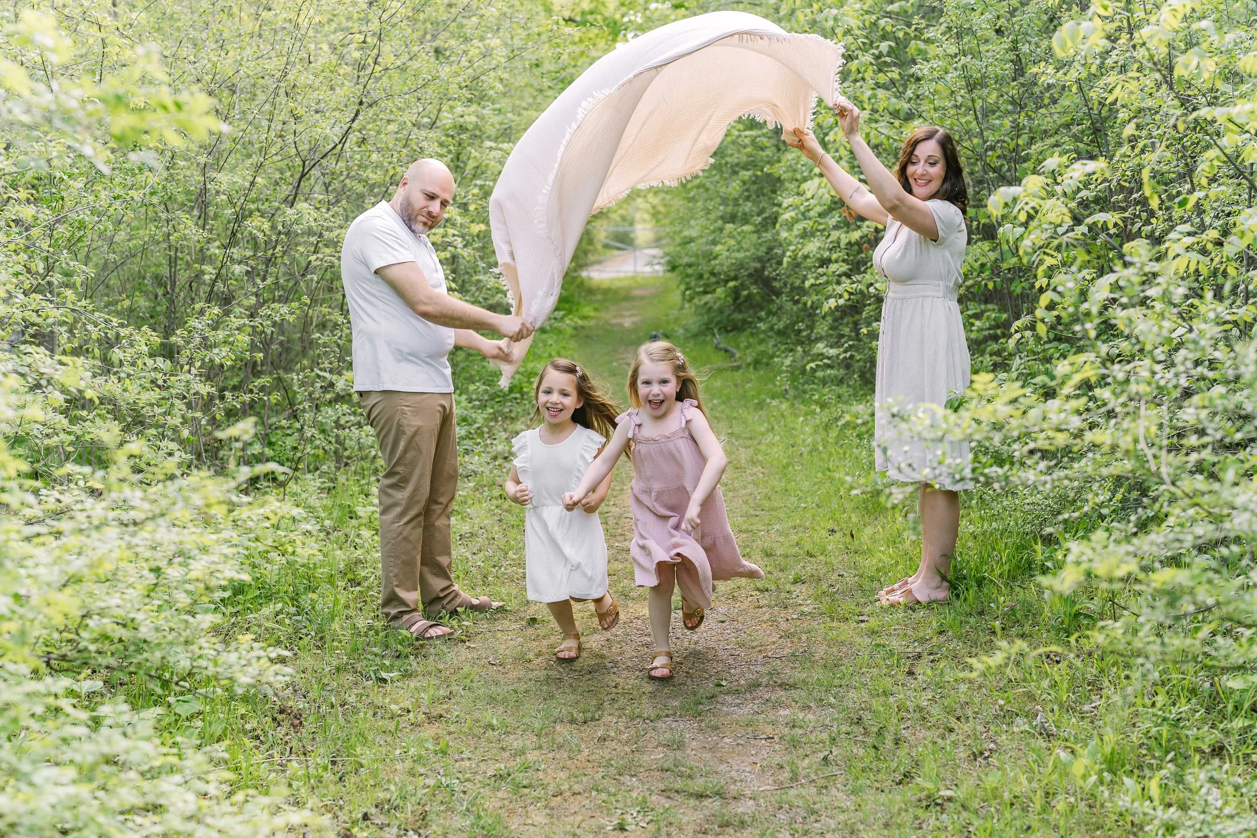 Laughing on the Trail, An Outdoor Family Session in Niagara