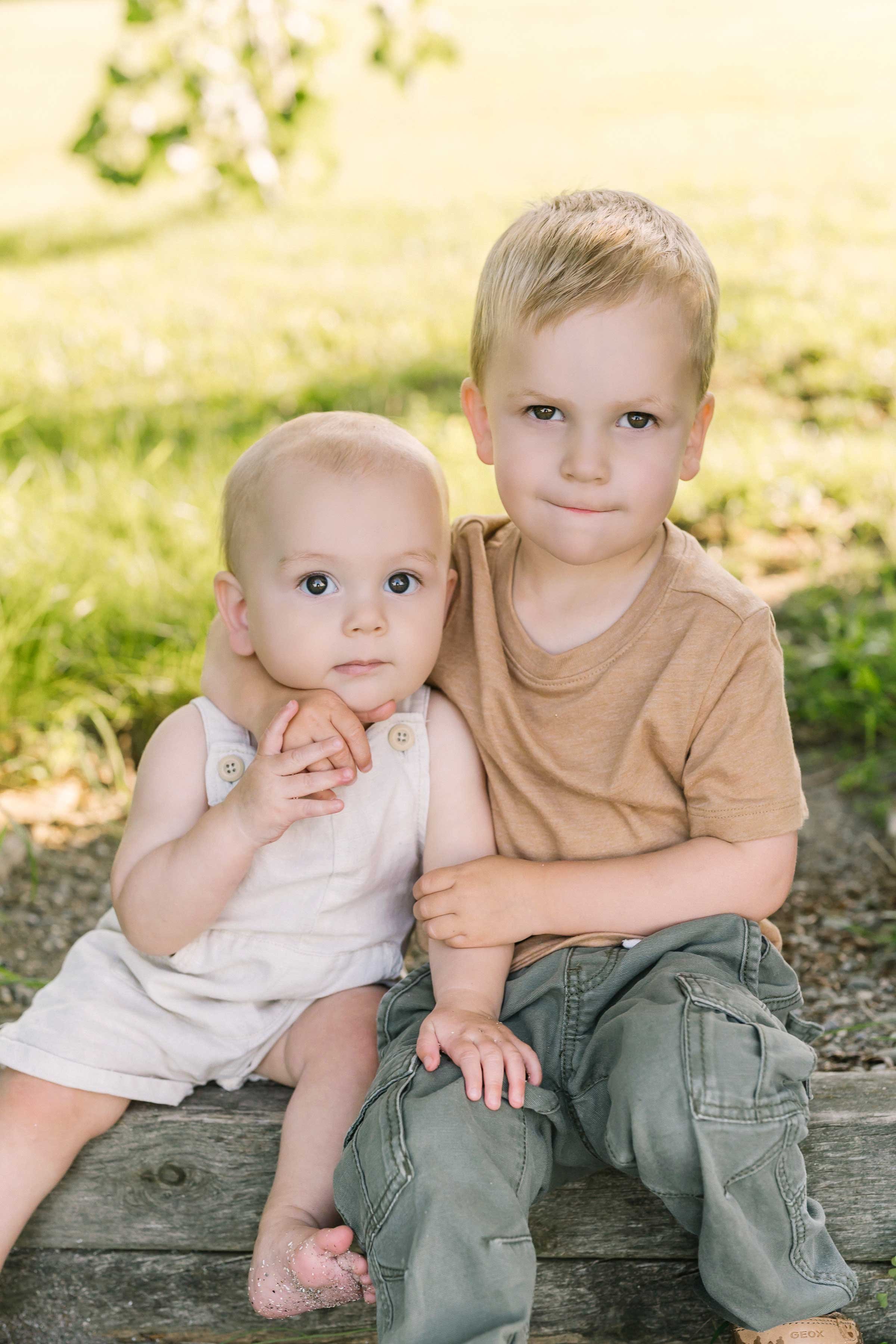 Chute family portraits featuring two young brothers