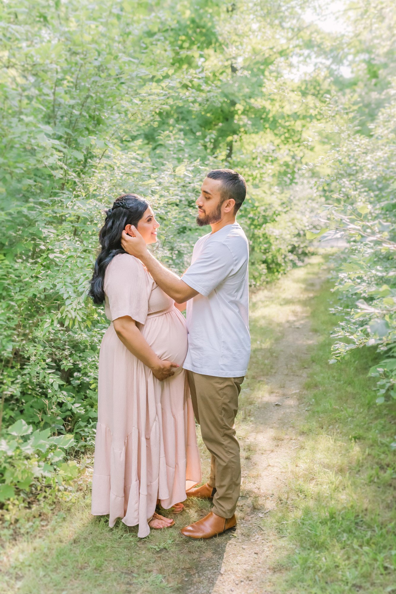 What Should Your Family Wear for Maternity Photos