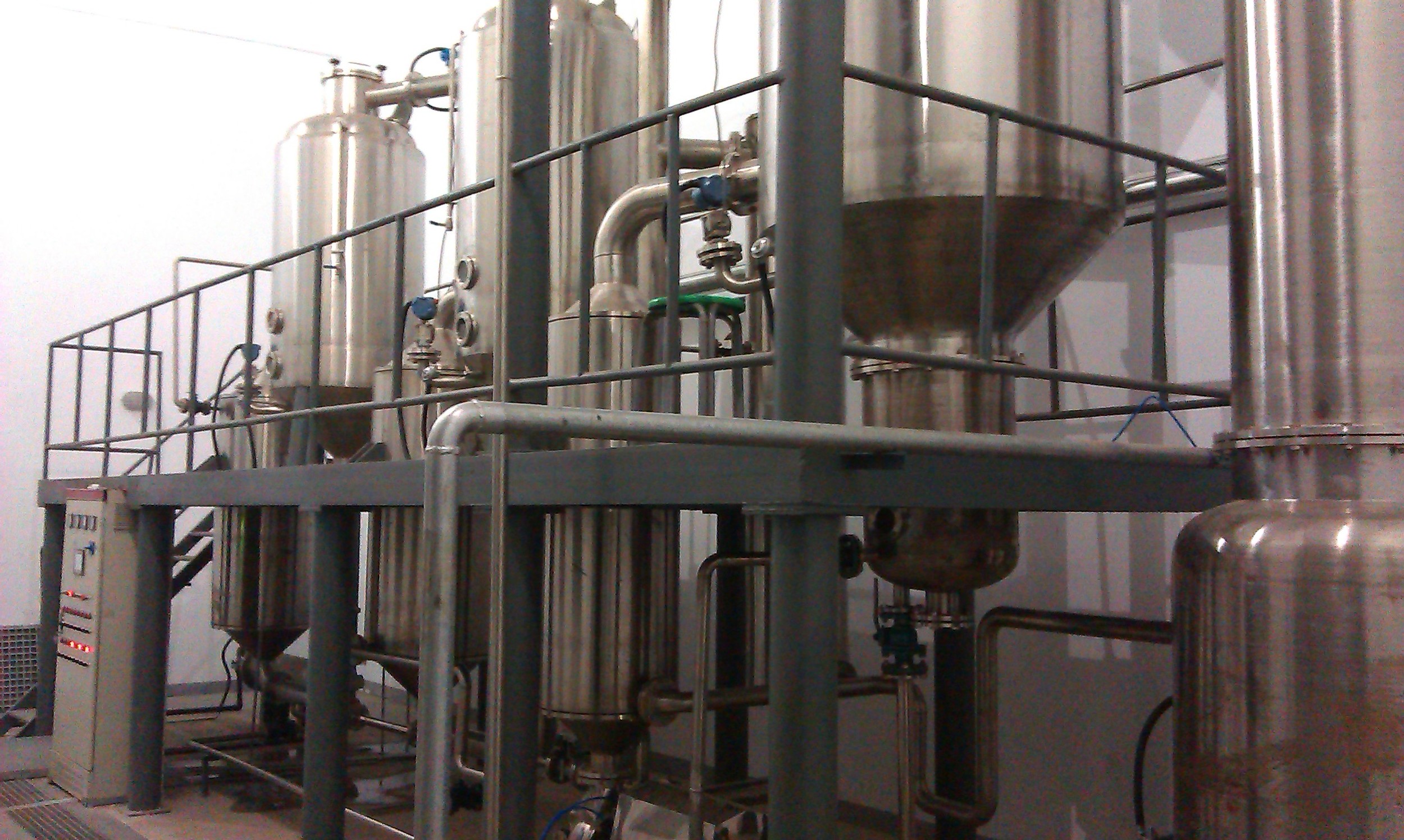 700kg three-effect evaporator .jpg