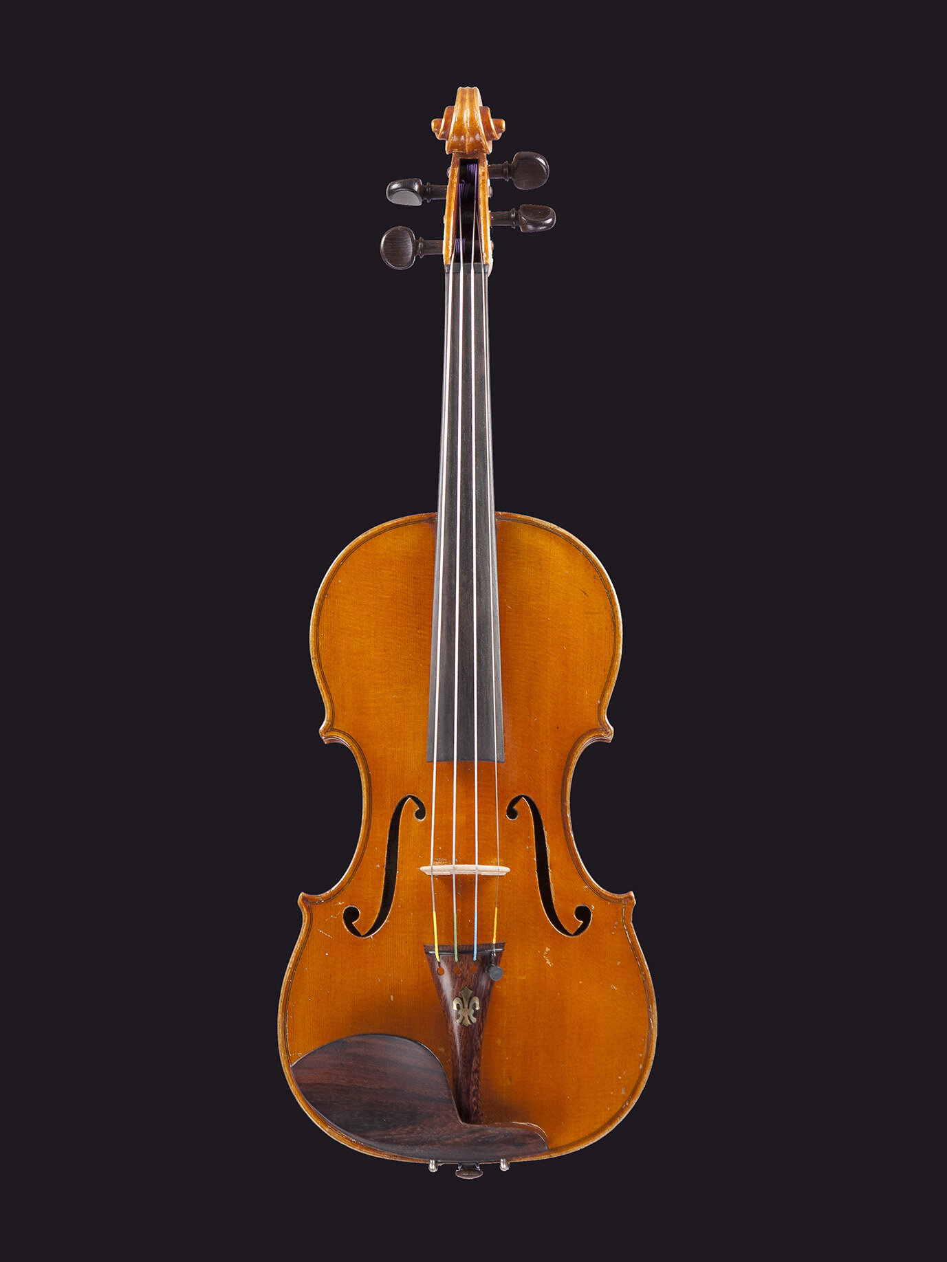Violin instruments. Страдивари скрипка 1900. Lady Blunt Stradivarius. Cremona. Cremona Strunal гитара.