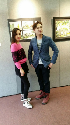 This charming couple is a perfect example of fun and funky Hong Kong street style
