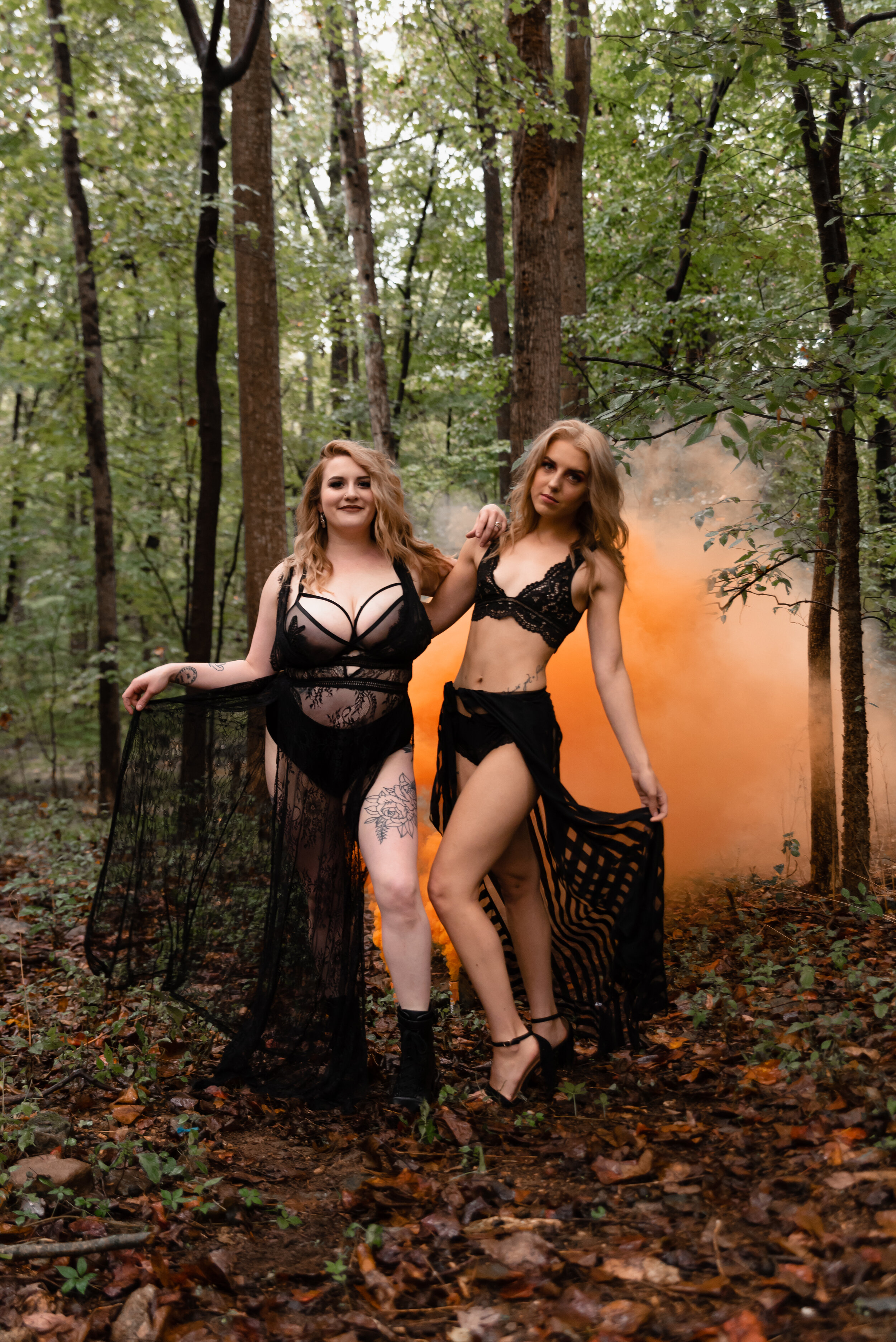 Chelsi&Shelby_SpookyBoudoirPhotographySession_Halloween2019_FrederickMaryland_POW2019-36.jpg