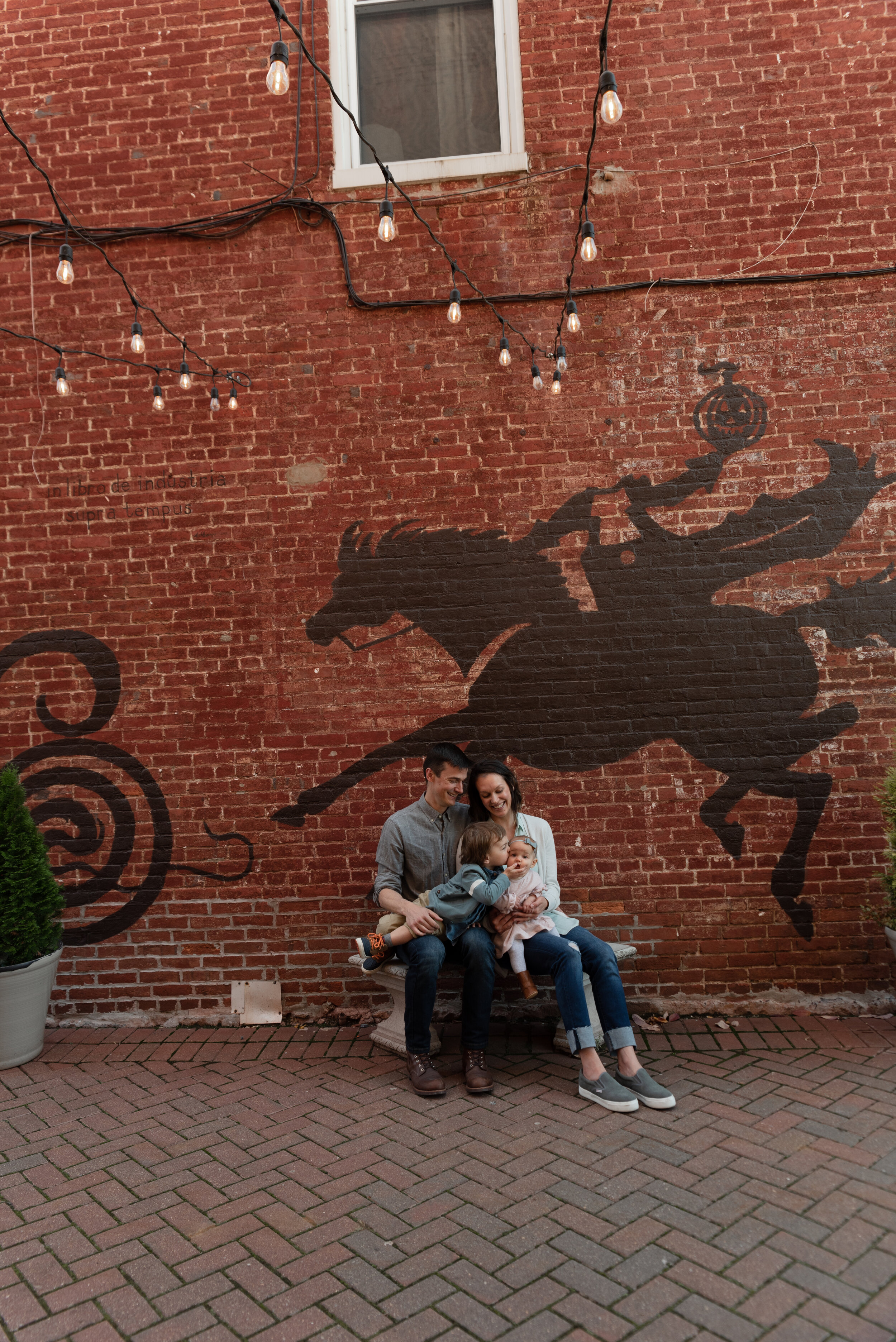 wilsonfamilyportraitsession_downtownchambersburgPA_FrederickMD_POW2019-22.jpg