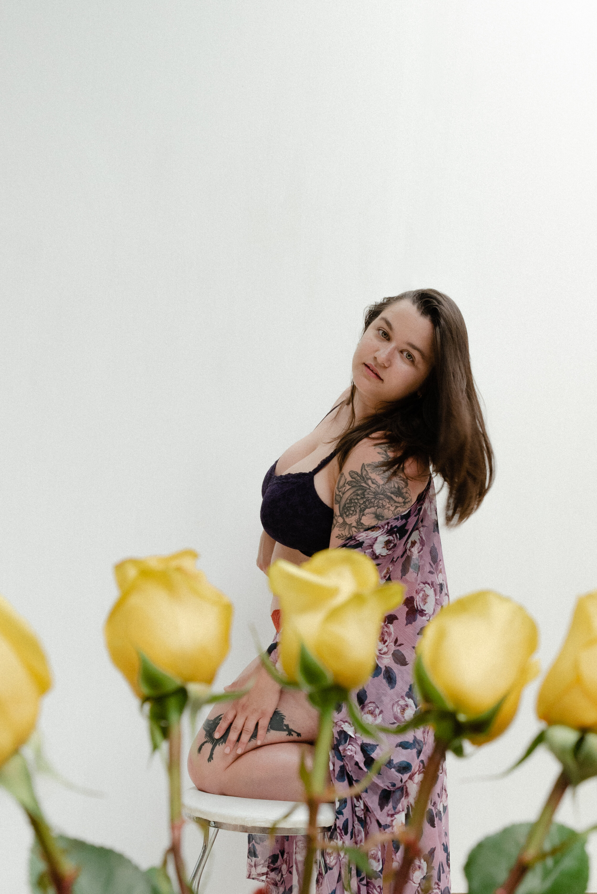 Archive: Emily & Bouquet of Yellow Roses: A Pre-ordered Boudoir Mini Session at The Barn Loft Studio