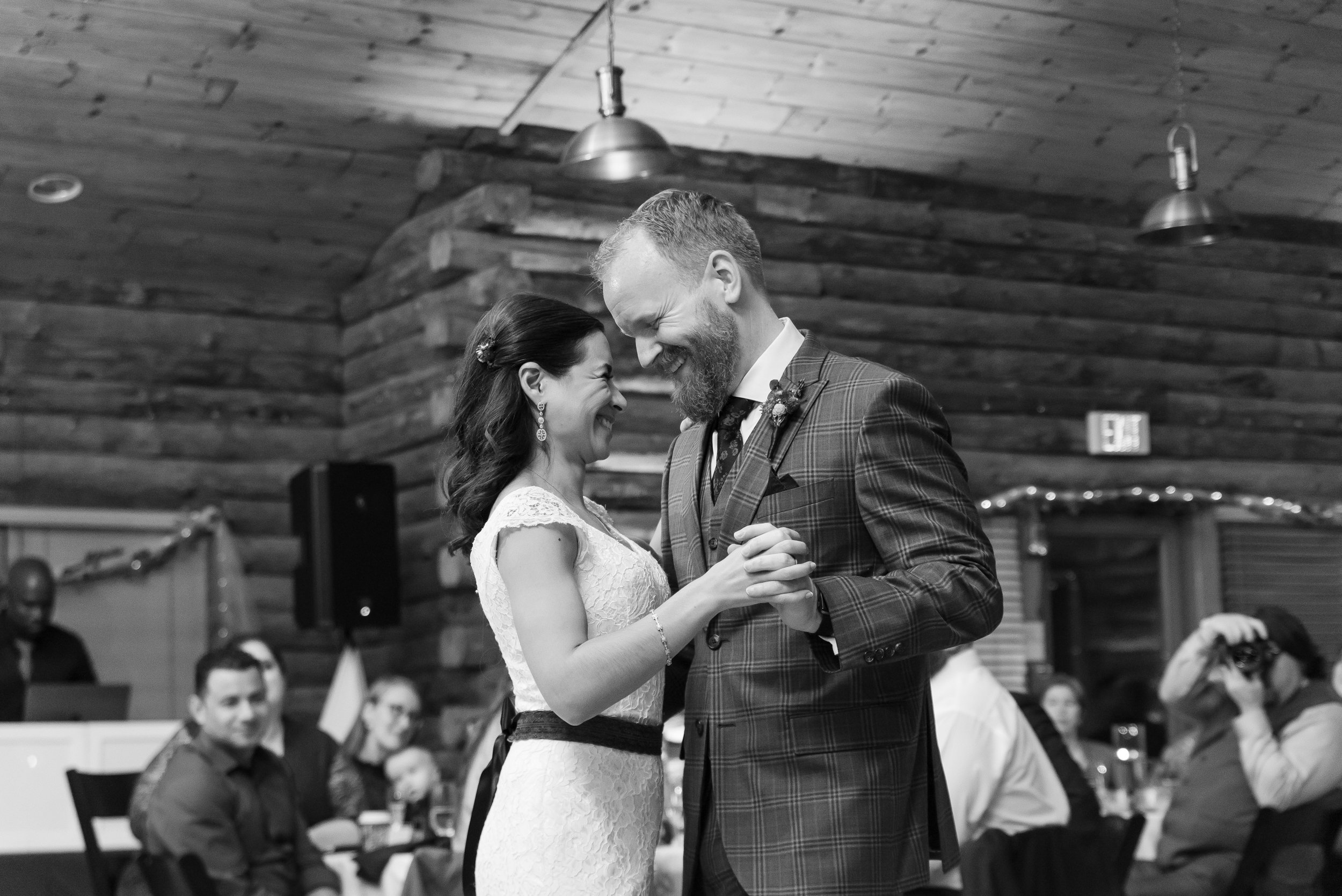 blog_Melissa+Caleb_Wedding_SenecaCreek_November132021_PeytonOliviaPhotography_POW2021-98.jpg