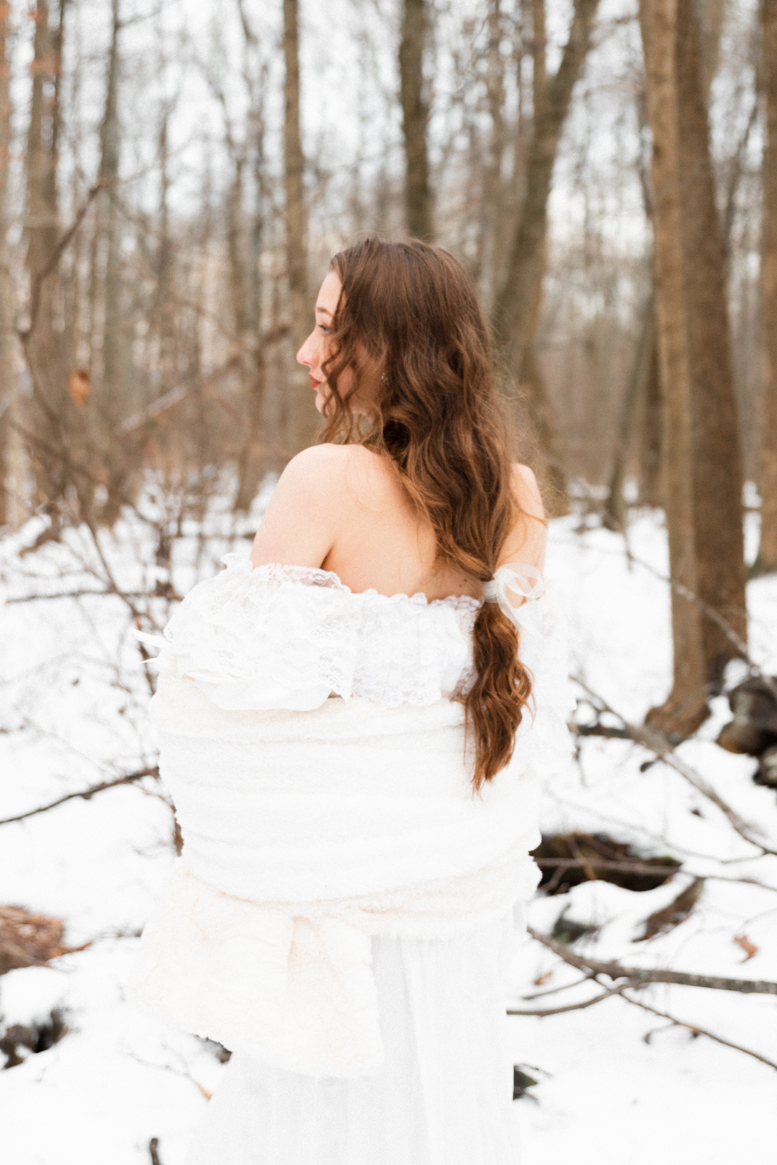 Creative_Portrait_Snow_Portrait_Editorial_Fashion_Halle_Trashhoejunk_Frederick_FrederickCounty_Maryland_PeytonOliviaPhotography_POW2022-36.jpg