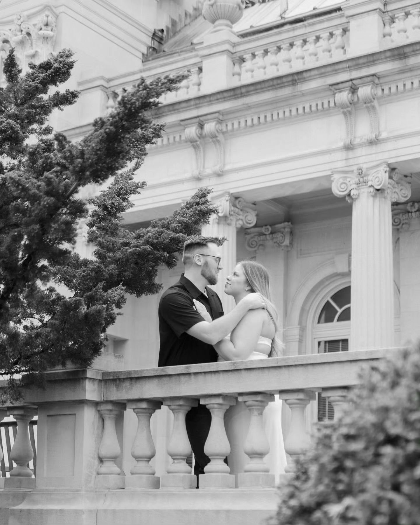 Megan and Cody strolled through Winchester, VA with us for their engagement session - (Megan could walk miles in heels!) We loved downtown Winchester, but our favorite was the @handleyregional which offered beautiful scenery and backdrops for their s