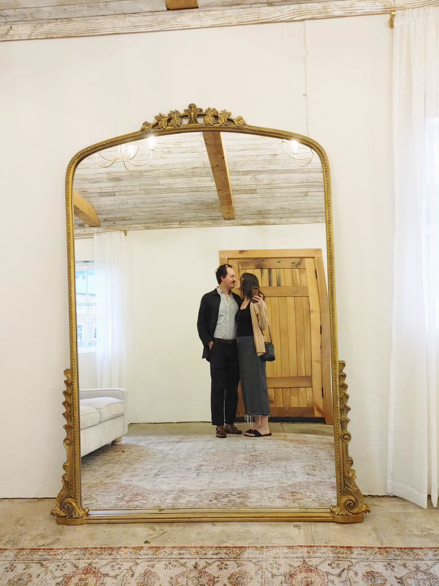 Over the weekend, my husband and I had the chance to visit @gablefive in the Martinsburg/Shepherdstown area, and wow&mdash;what a stunning venue. Open, classic, and beautifully crafted, every corner feels intentional and ready for your dream wedding.