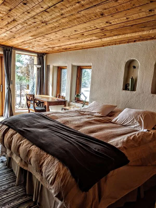 Master Bed is both a King or two XL twins