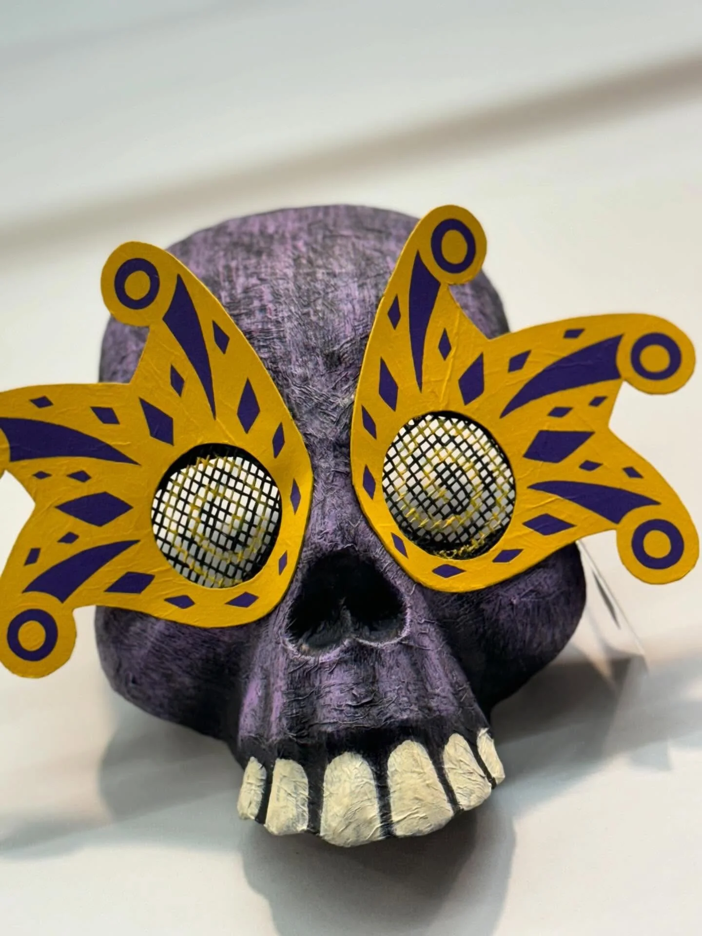 Day 3 of 30 days until Christmas 🎄✨
Featuring another one of our talented local vendors until Santa arrives! 🎅🏽

Local artist Nat Johnson hand creates these beautiful and unique paper m&acirc;ch&eacute; masks 🎭, perfect for Mardi Gras season or a