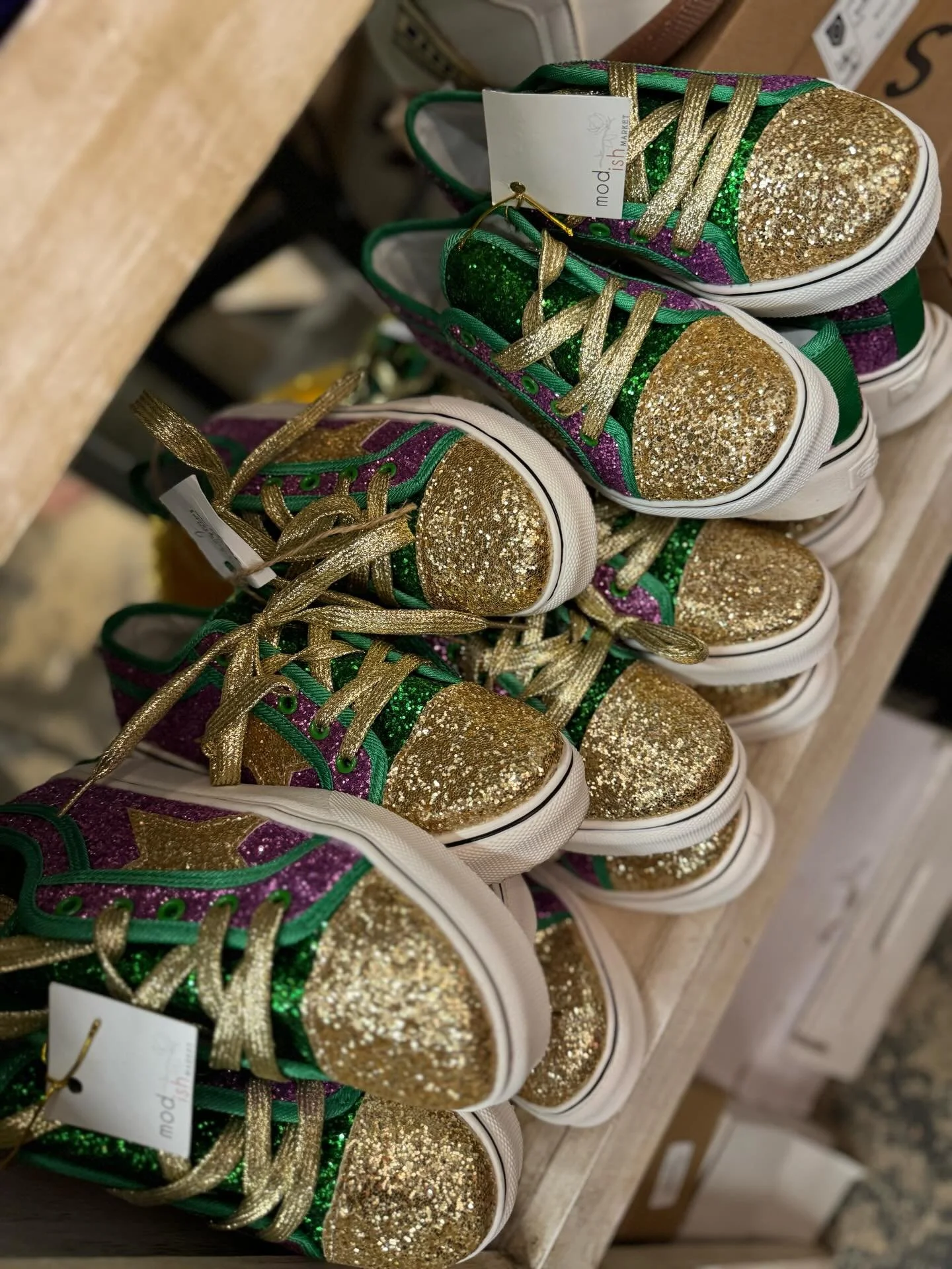 It&rsquo;s beginning to look a lot like MARDI GRAS ✨🎭💜
Glitter, accessories, clothing, shoes, and MORE!! We are SO excited! 💥
Oh, and don&rsquo;t forget, we have Nonna Randazzo King Cakes 👑