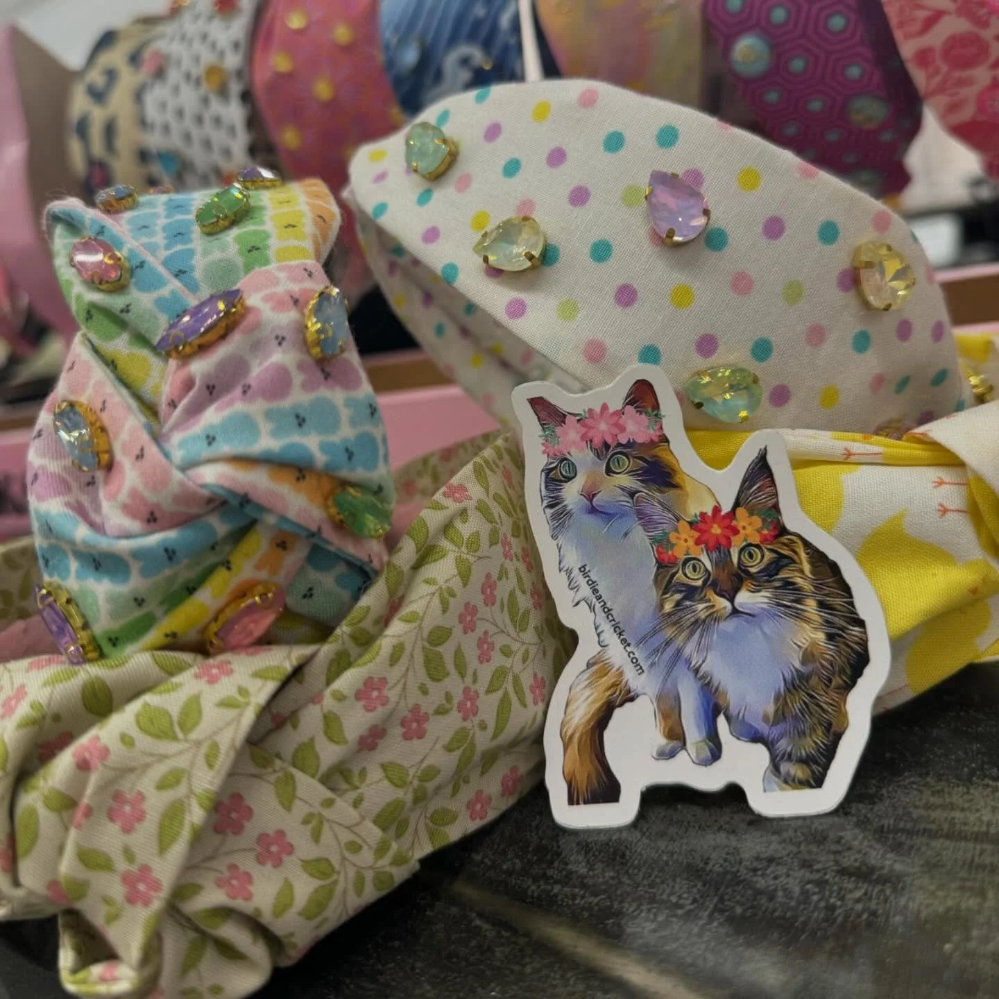 A spring headband is always a win!🌸 Locally made is ever better!! 🌷

Come see @birdieandcricketco and all their new spring pieces!🐇💛